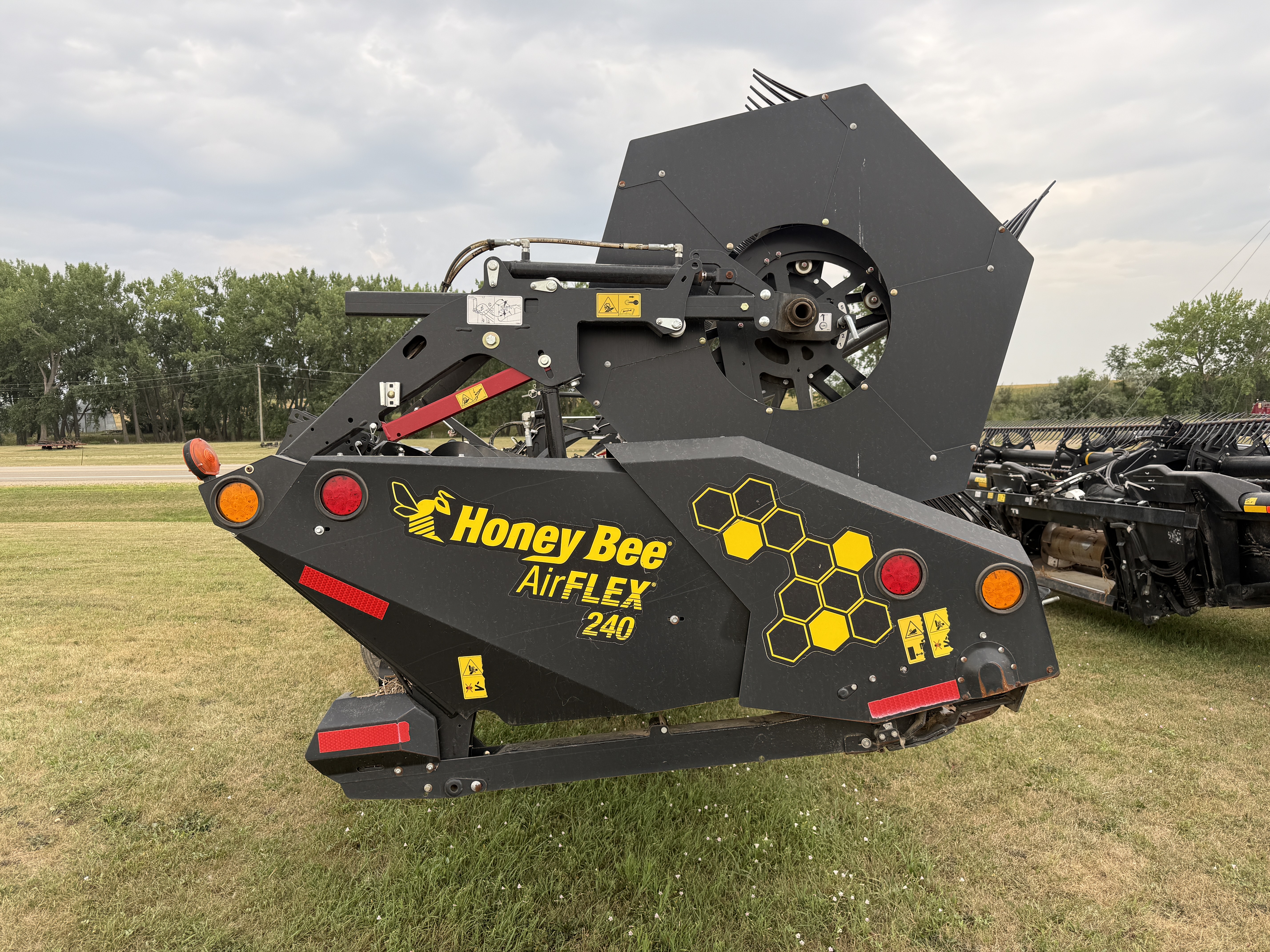 2023 Honey Bee AF240 Header Draper