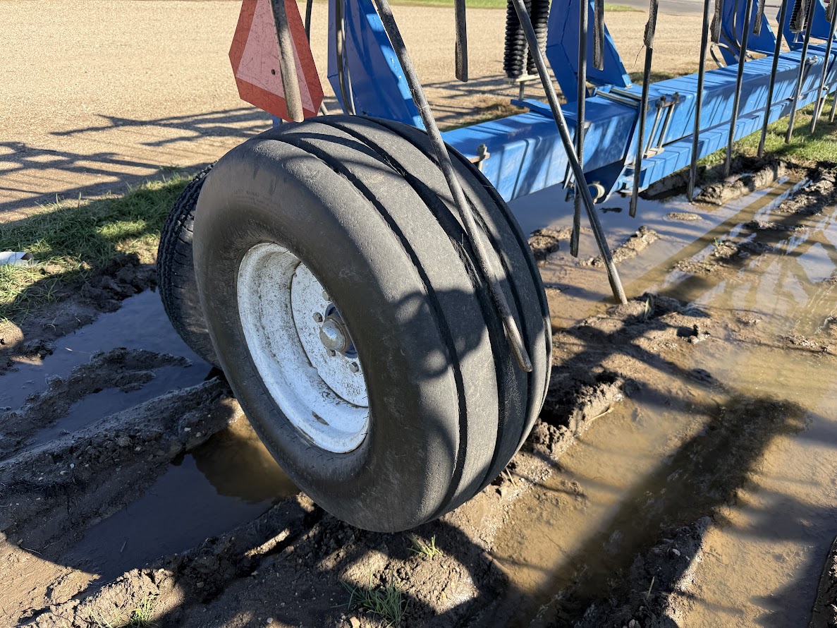 2013 Brandt 7000 Harrow