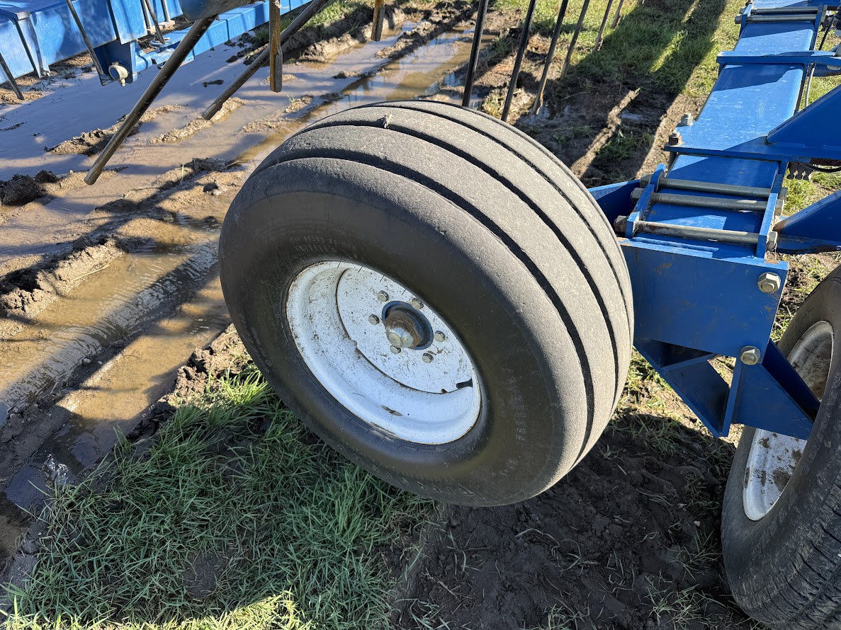 2013 Brandt 7000 Harrow