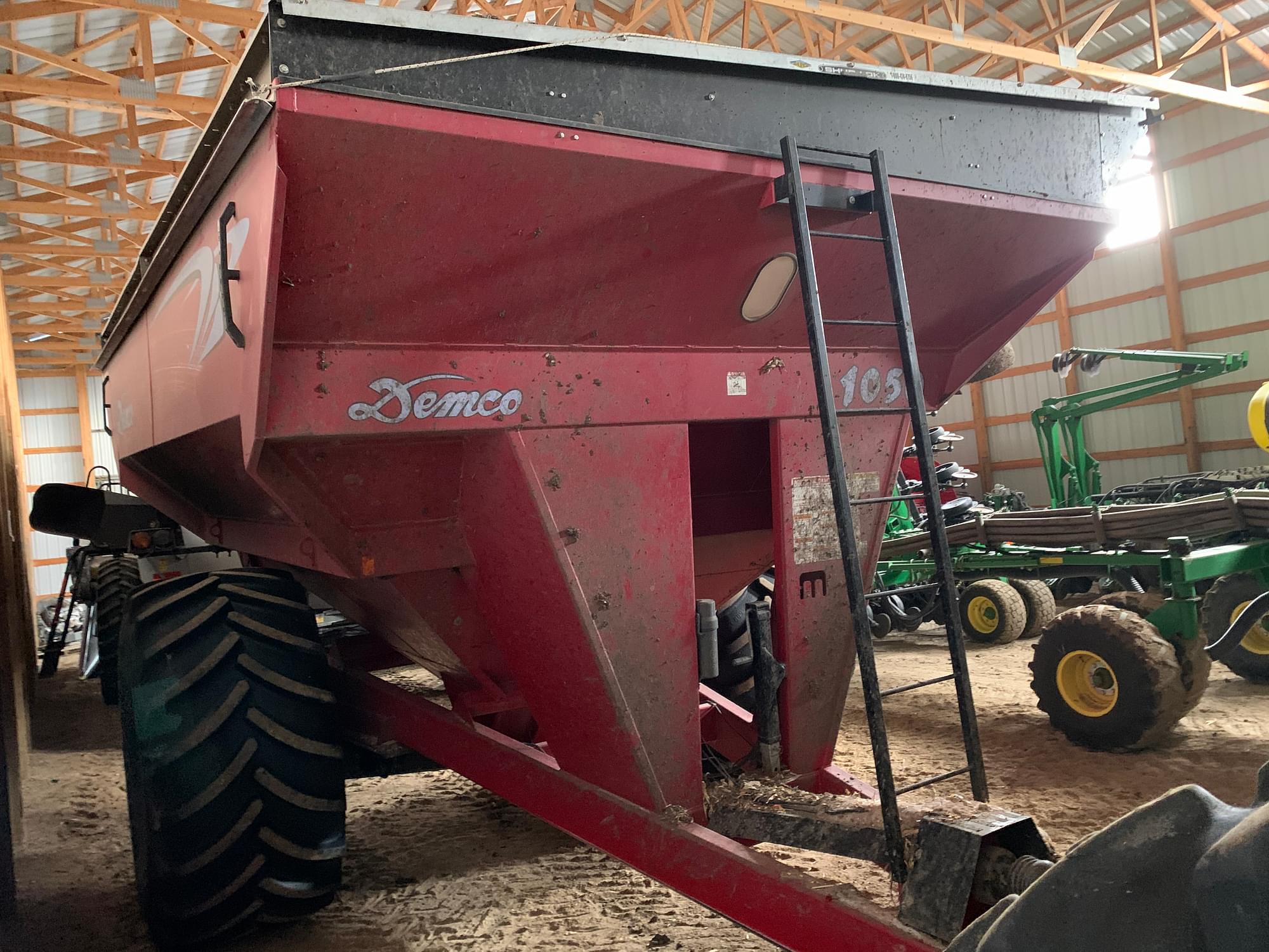 2013 Demco 1050 Grain Cart