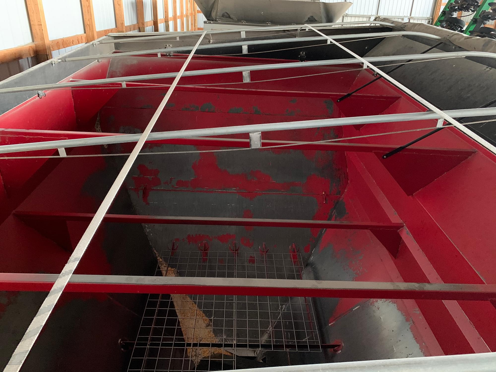 2013 Demco 1050 Grain Cart