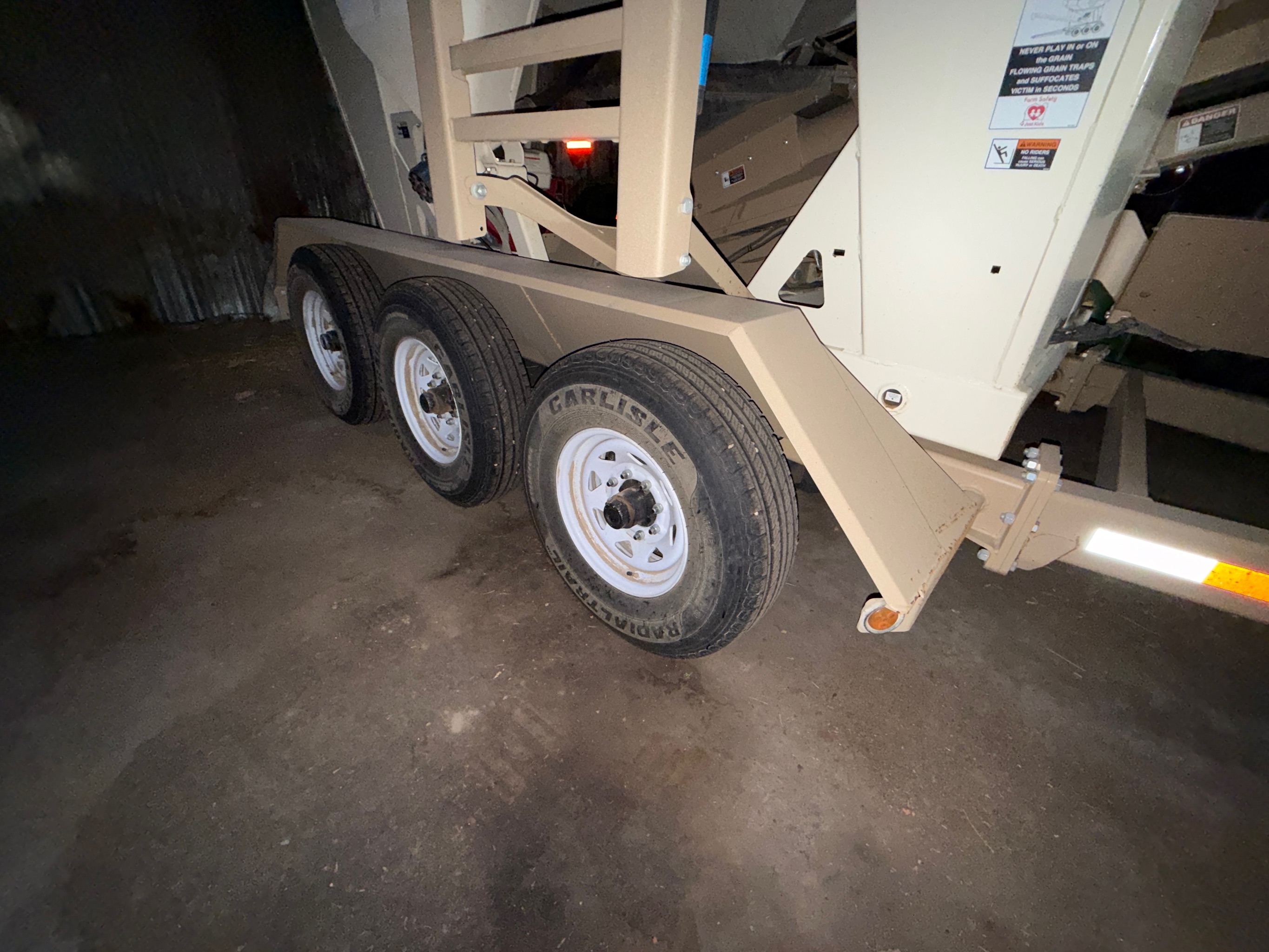 2018 Unverferth 3755XL Seed Tender