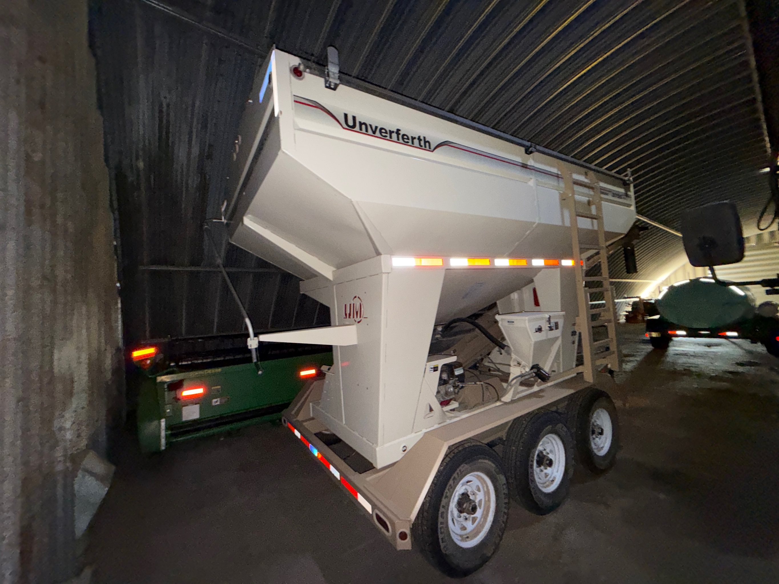 2018 Unverferth 3755XL Seed Tender