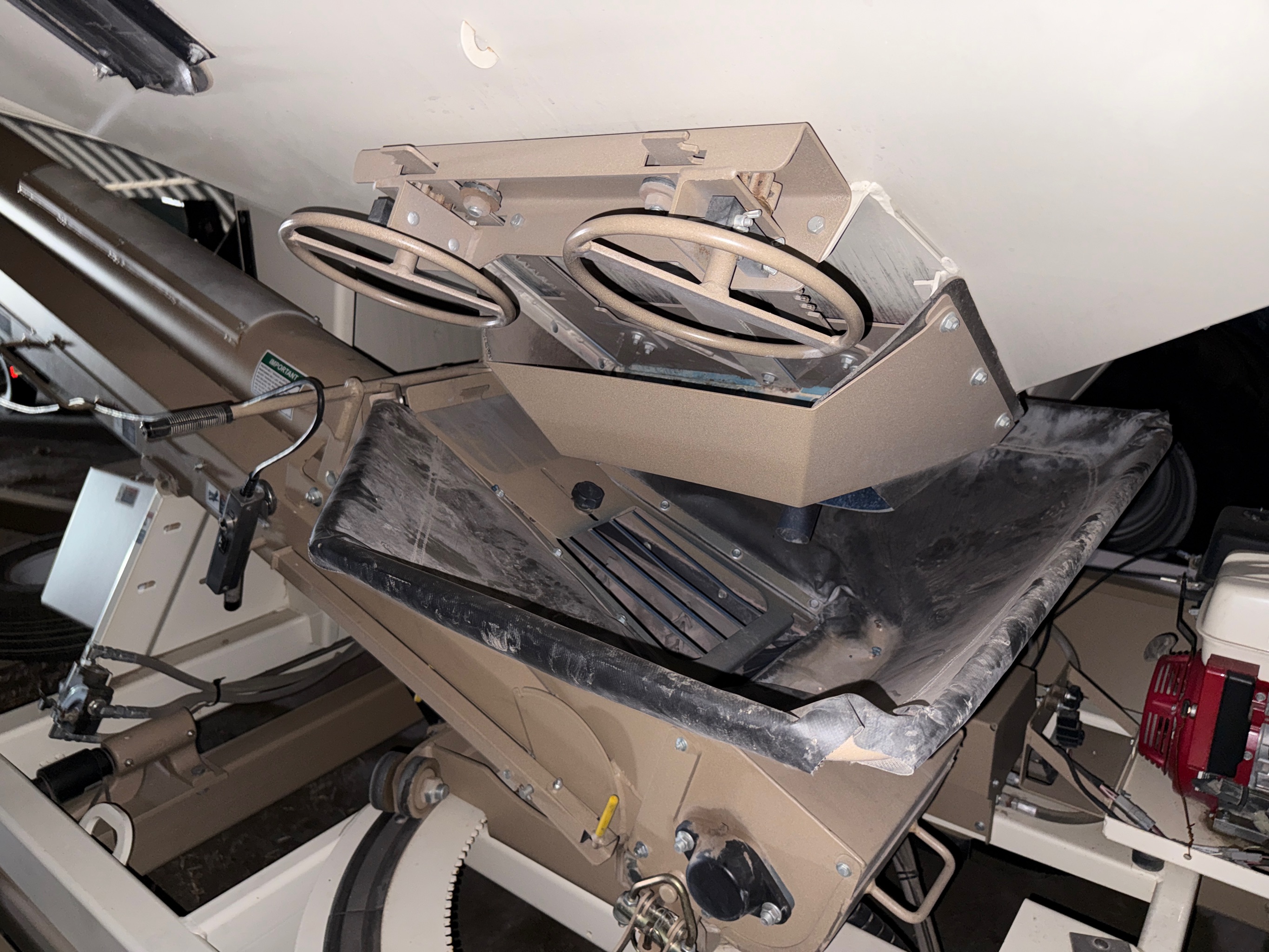 2018 Unverferth 3755XL Seed Tender