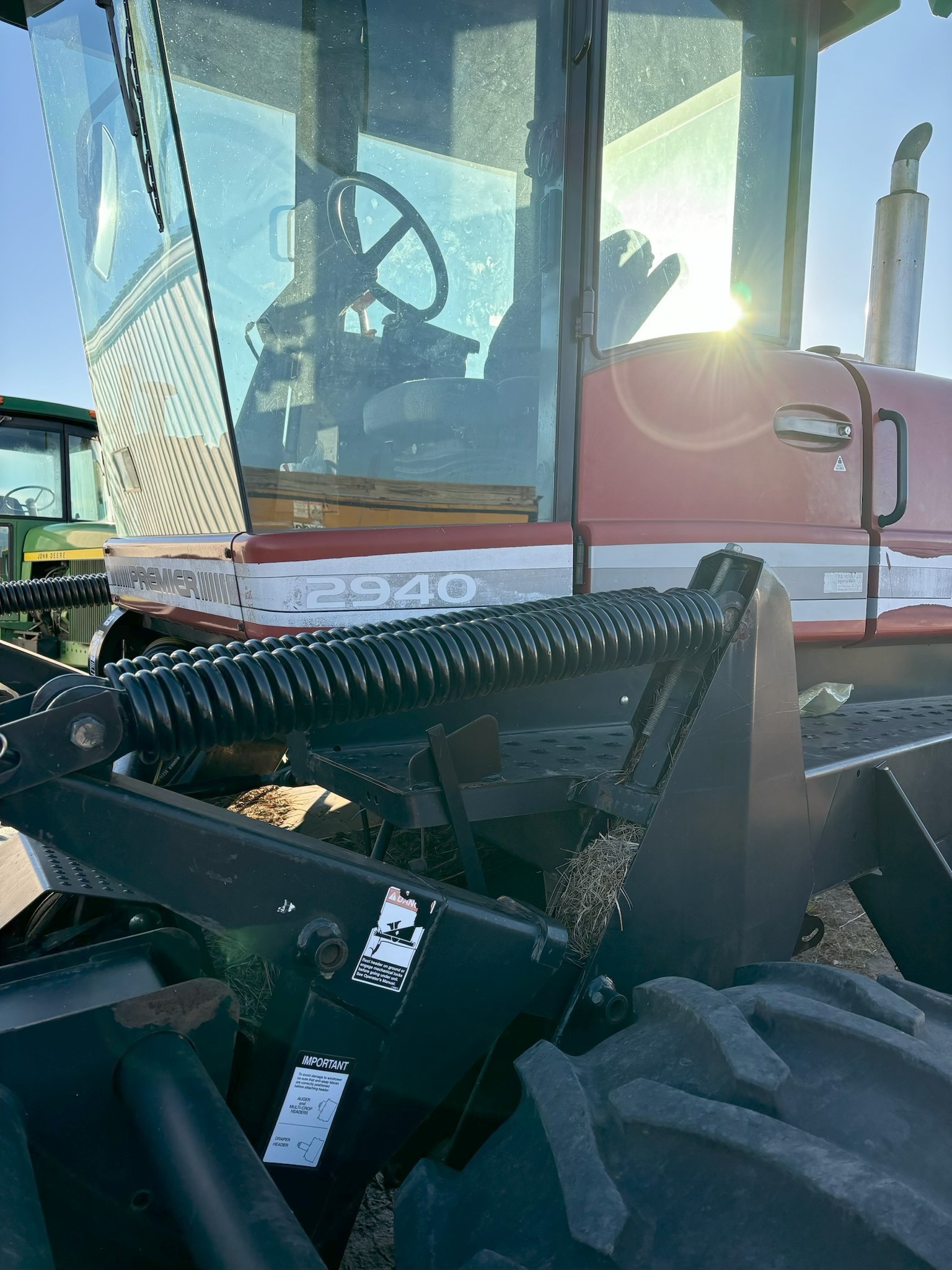 2001 Premier 2940 Windrower