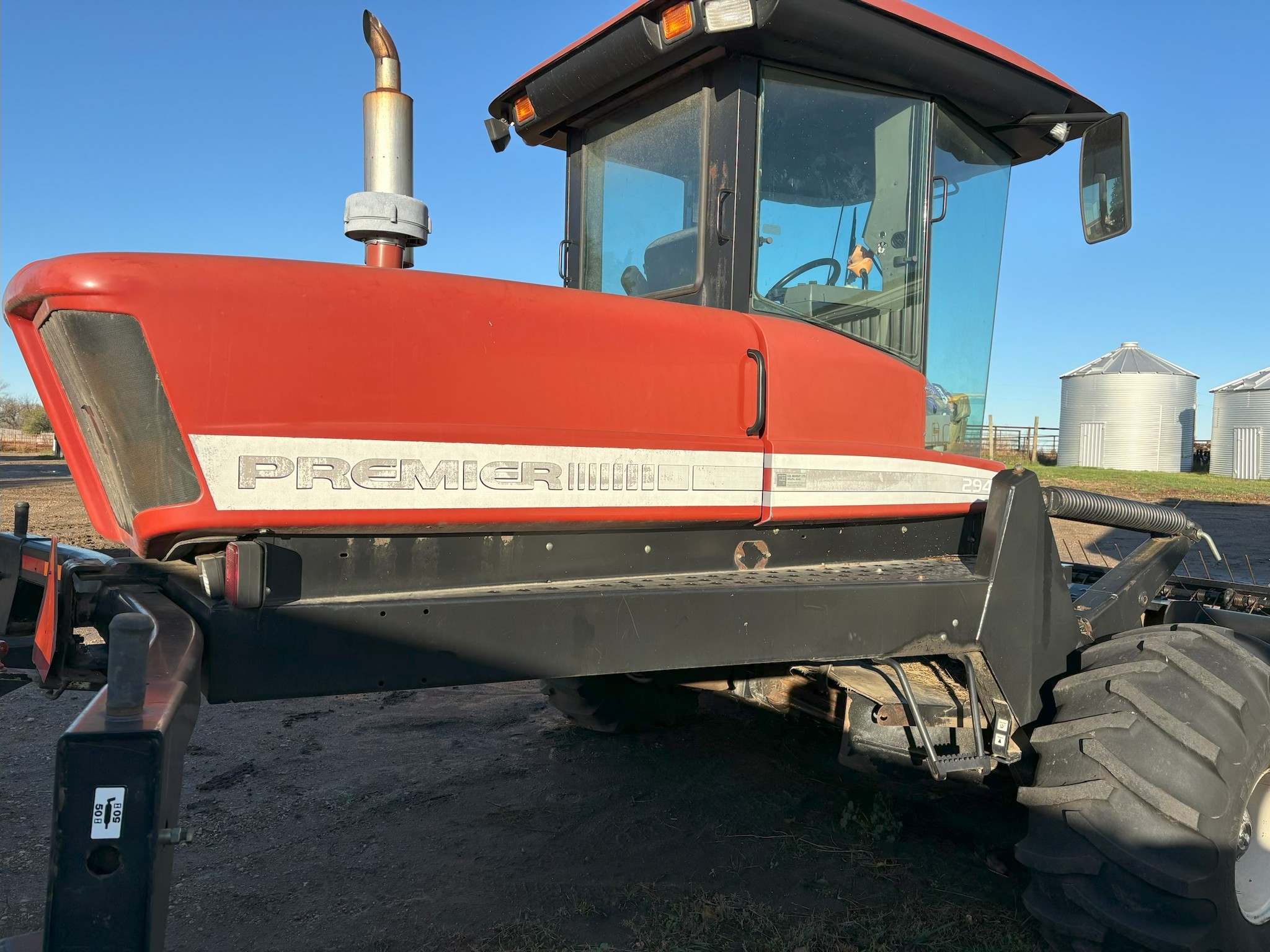 2001 Premier 2940 Windrower