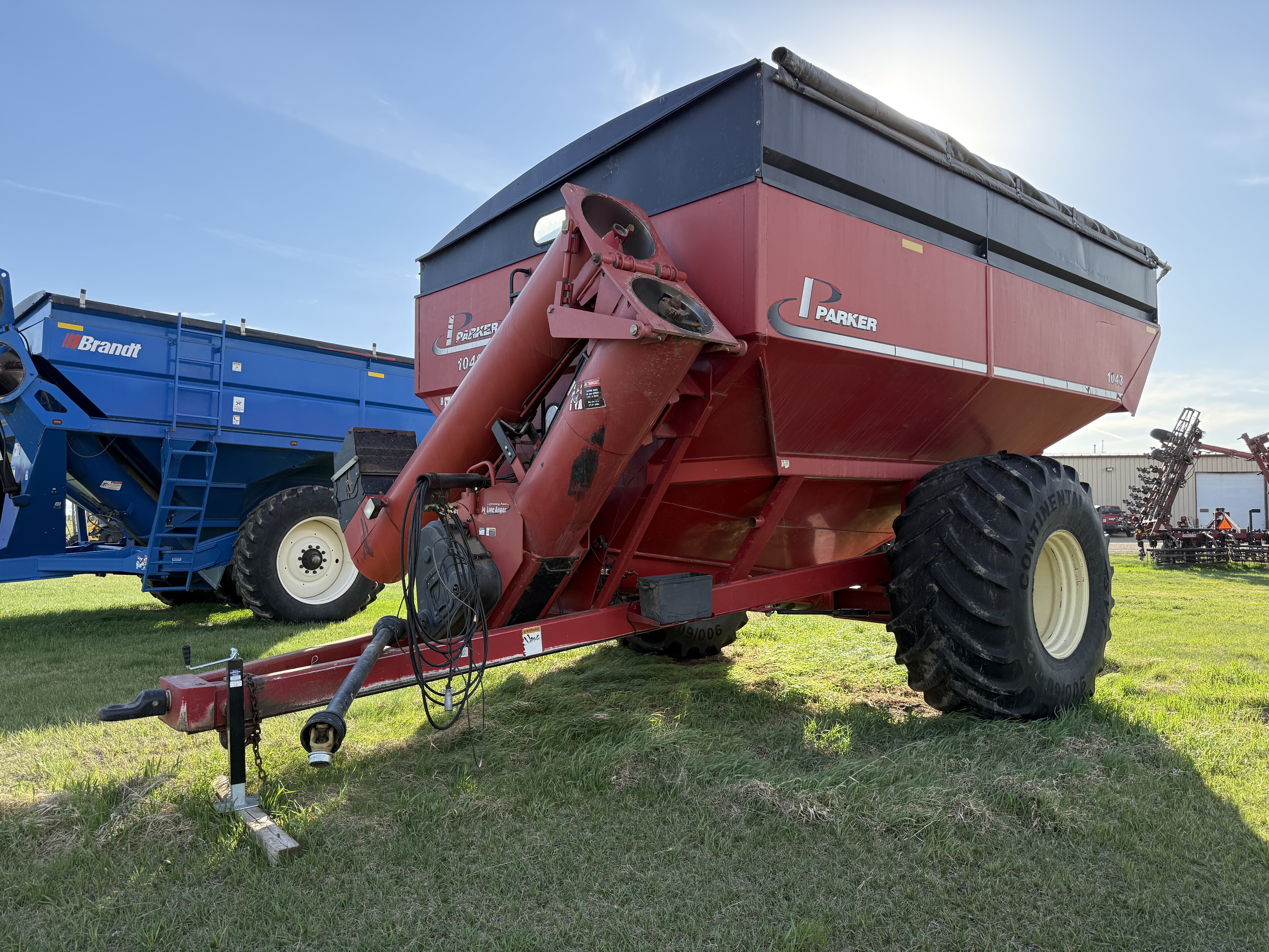2011 Parker 1048 Grain Cart