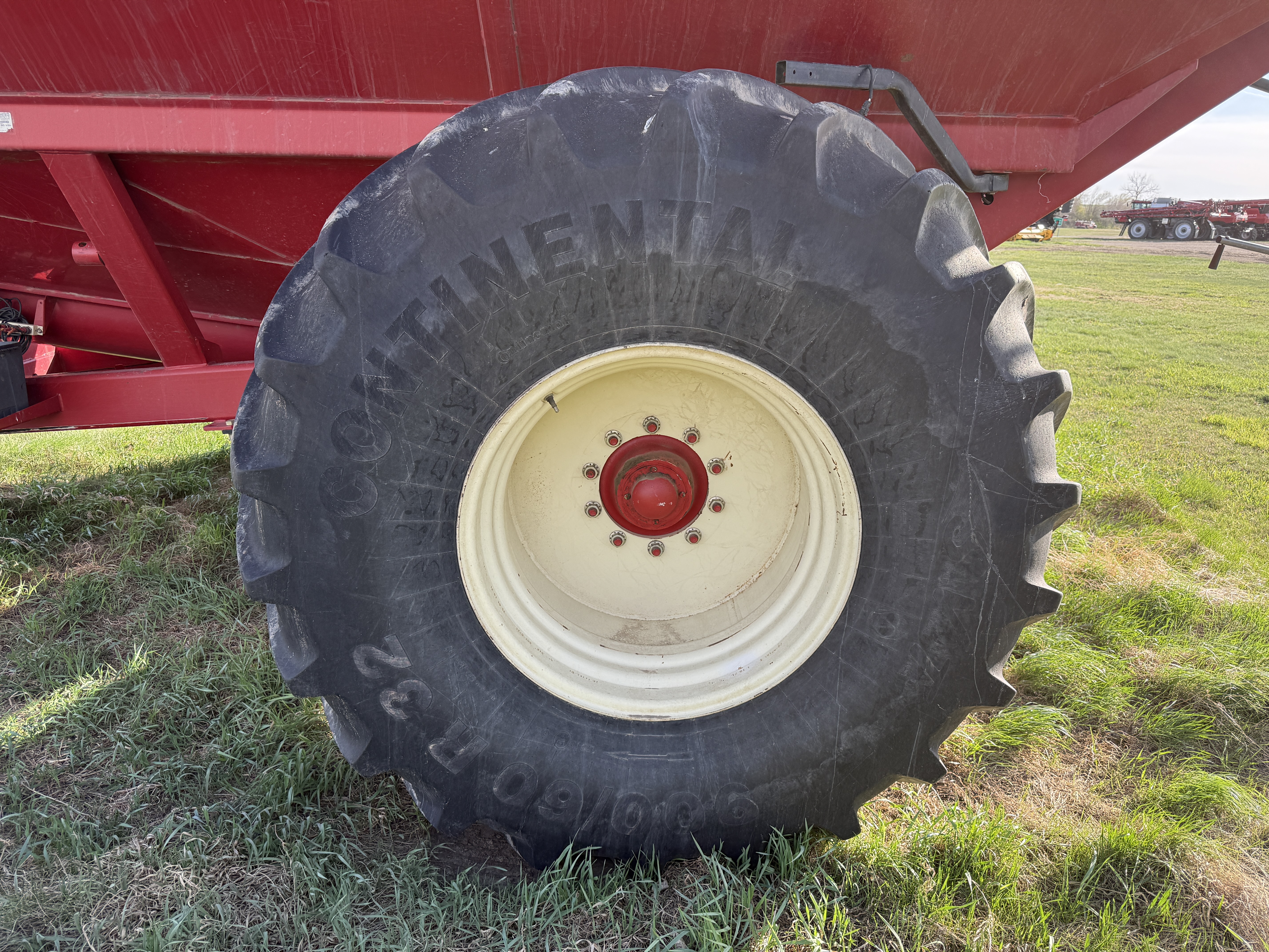 2011 Parker 1048 Grain Cart