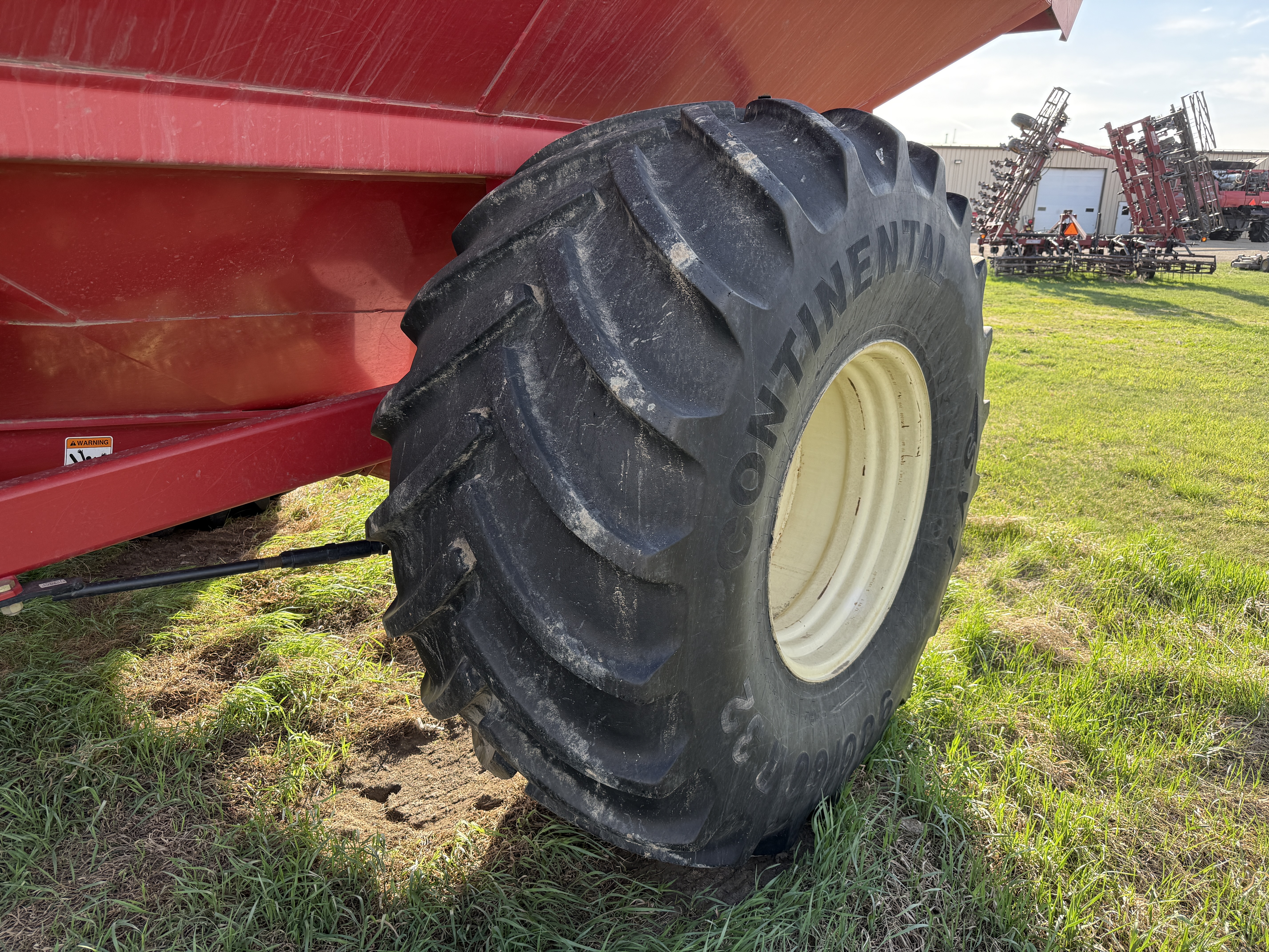 2011 Parker 1048 Grain Cart