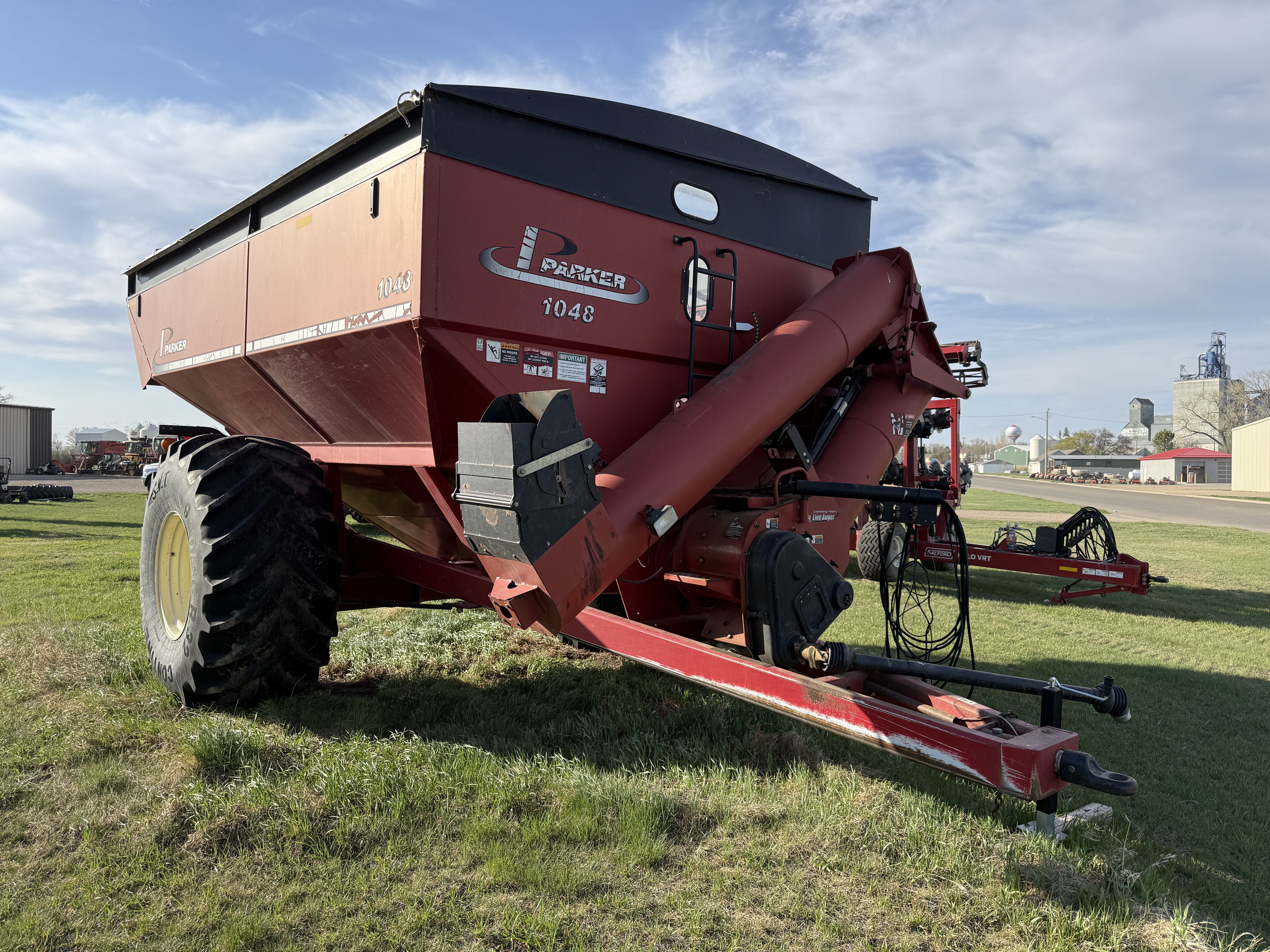 2011 Parker 1048 Grain Cart