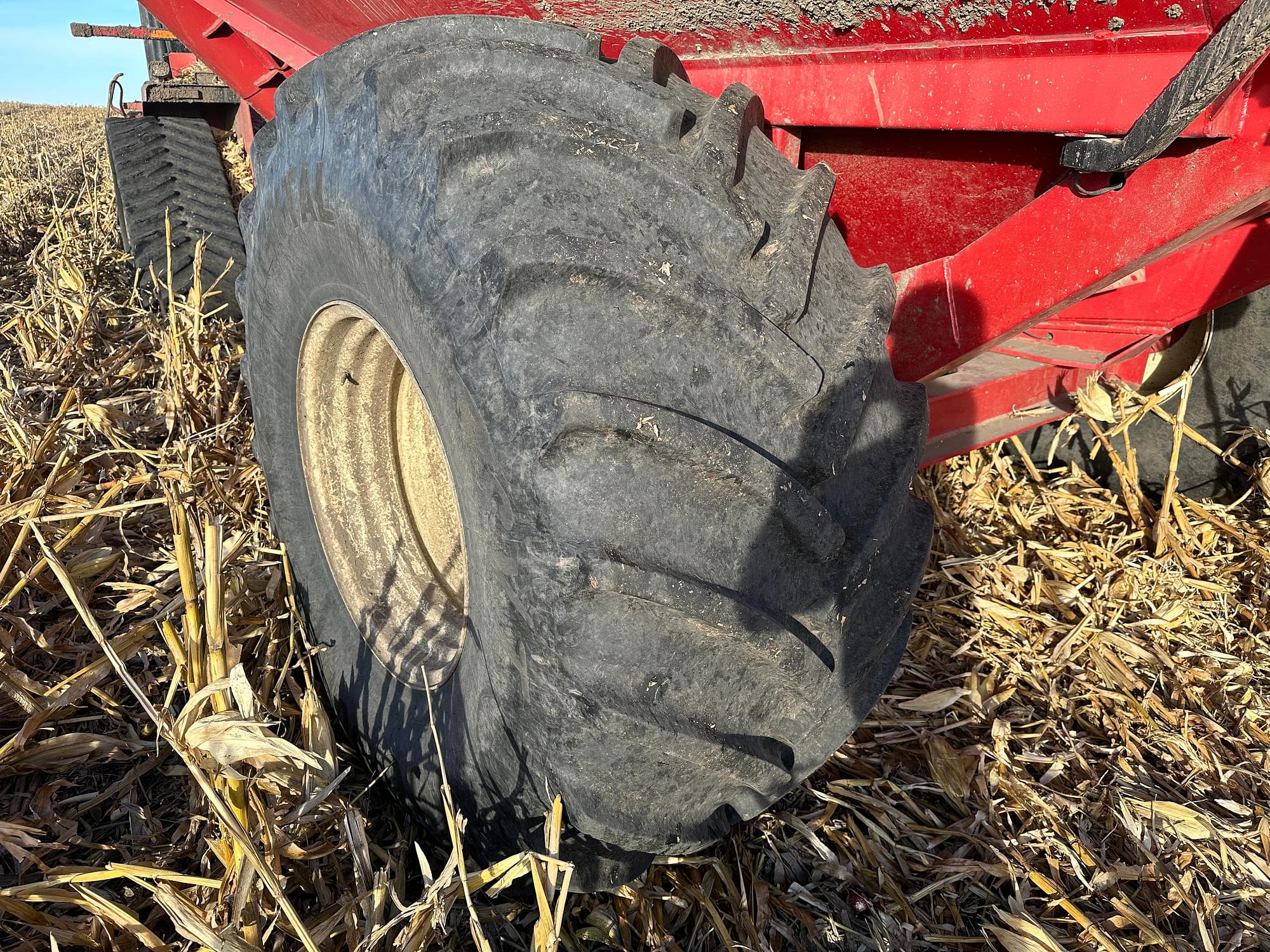 2011 Parker 1048 Grain Cart