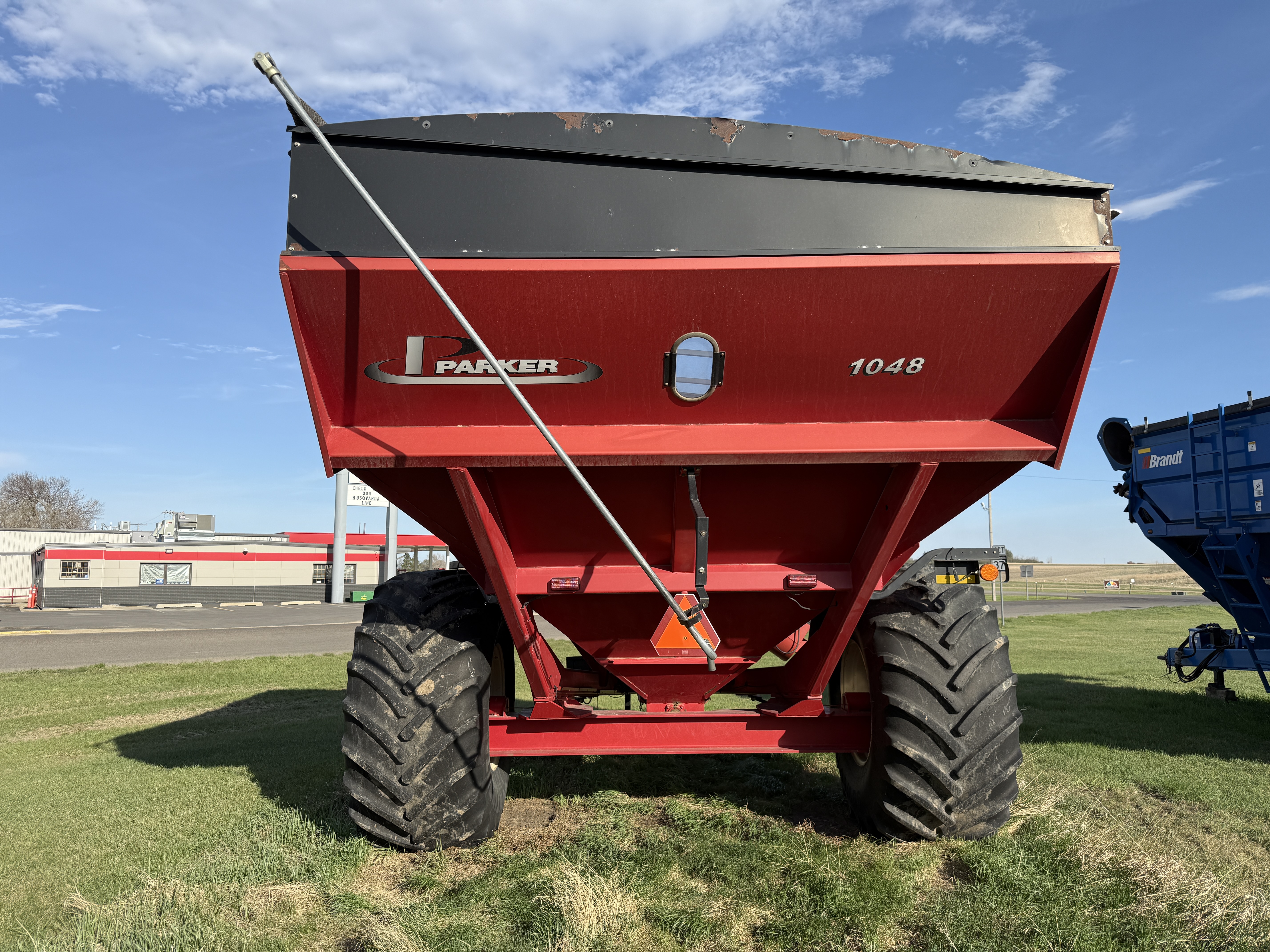 2011 Parker 1048 Grain Cart