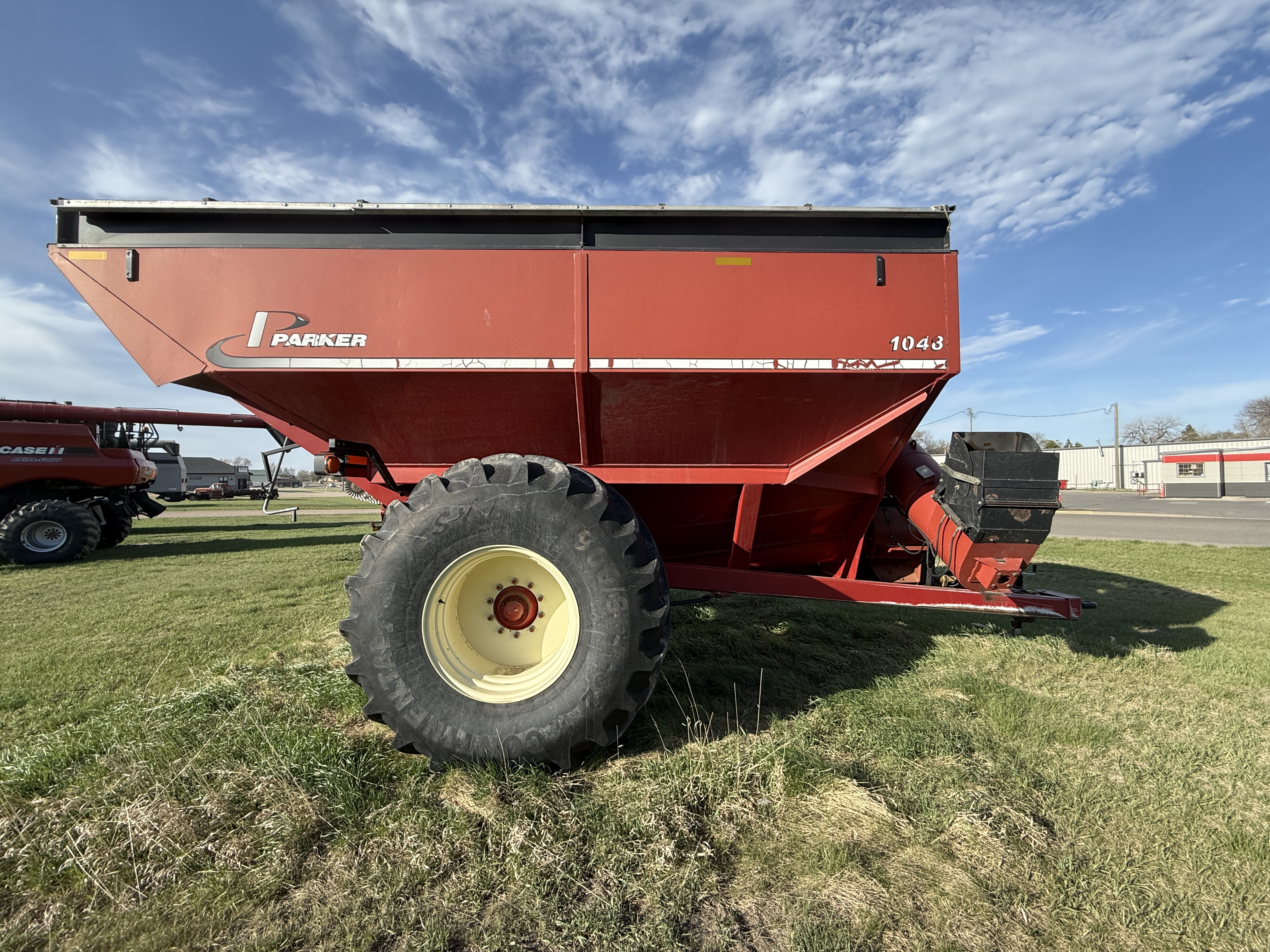 2011 Parker 1048 Grain Cart