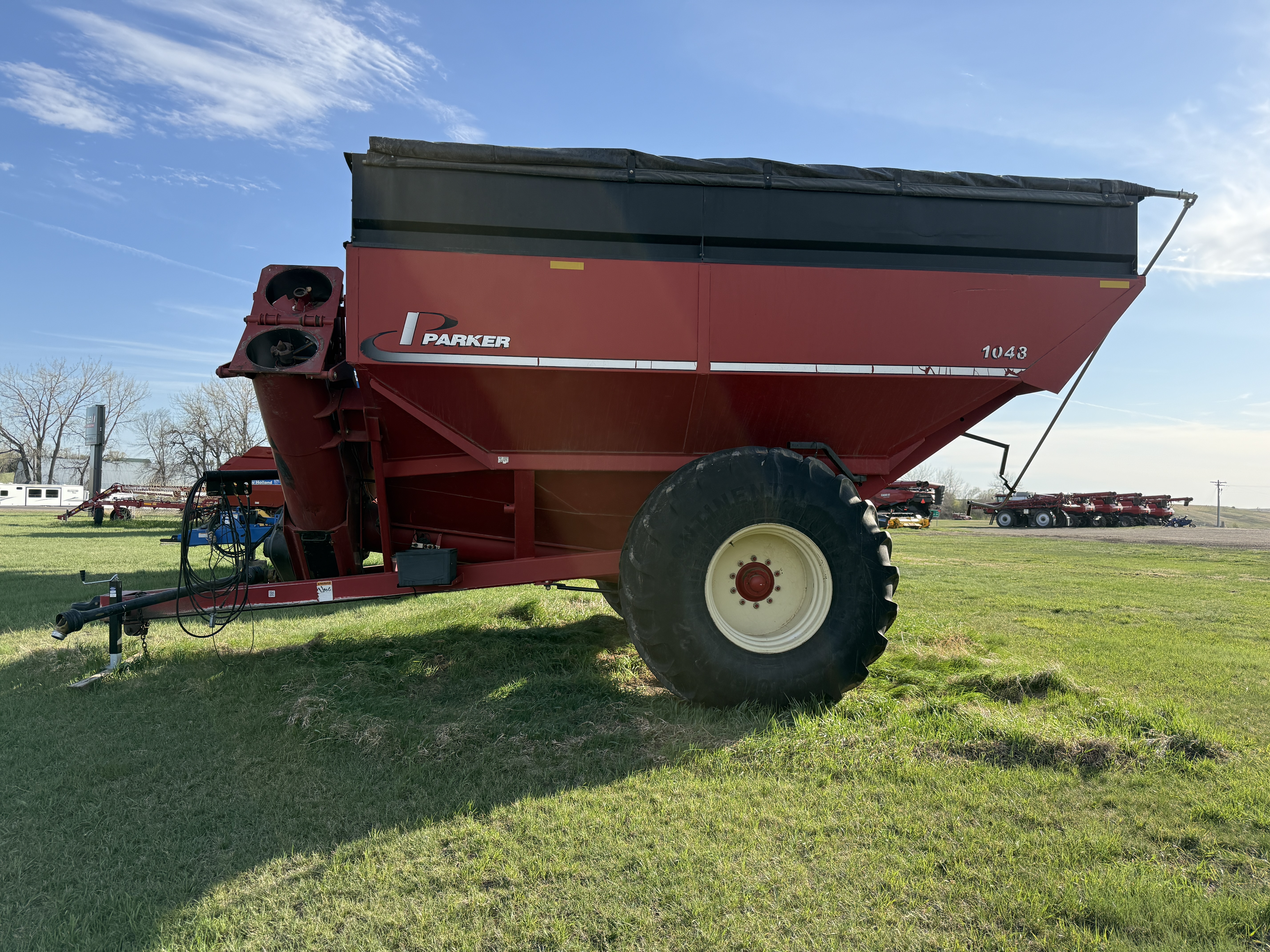 2011 Parker 1048 Grain Cart