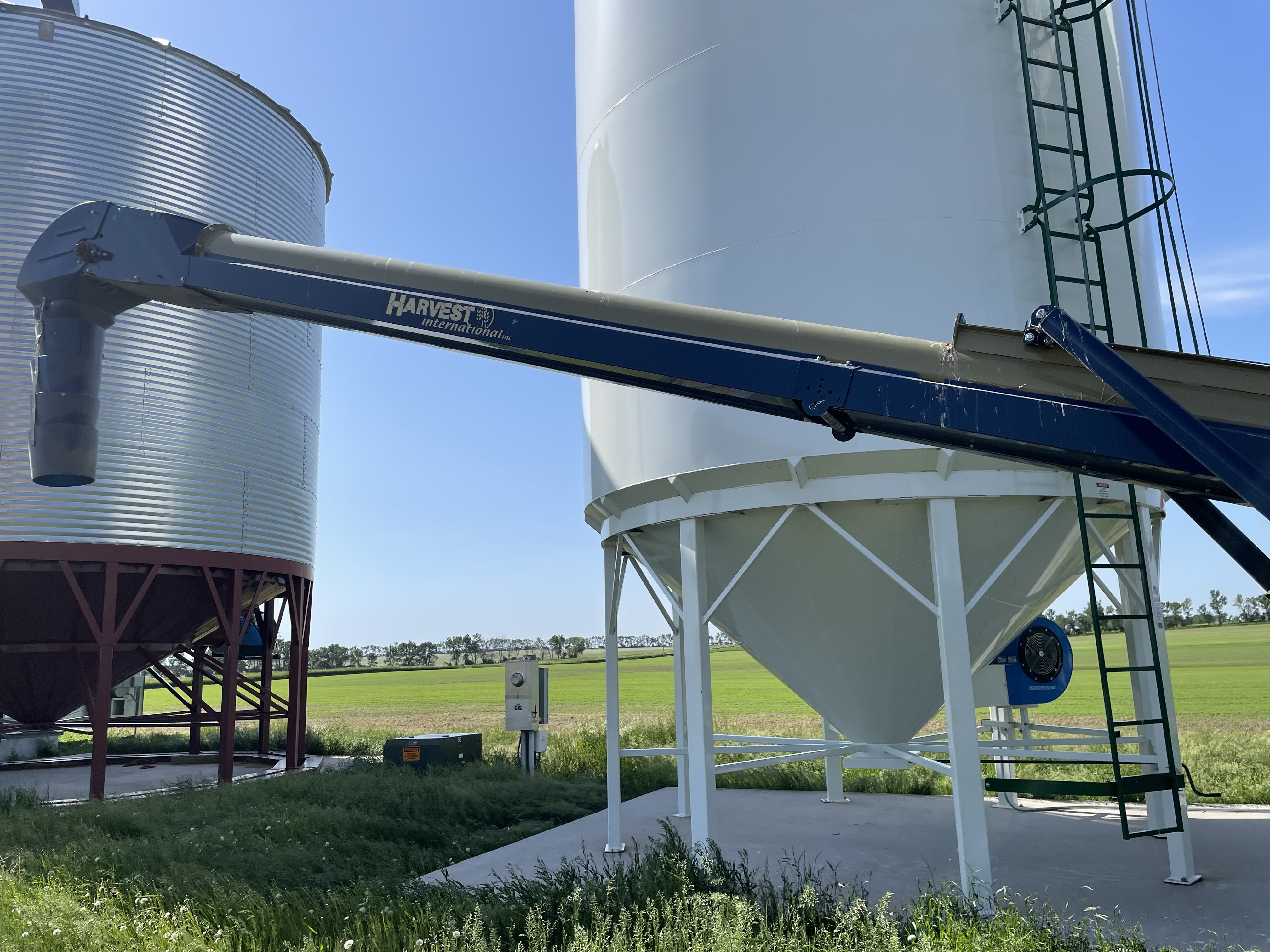 2015 Harvest International FC1545 Belt Conveyor