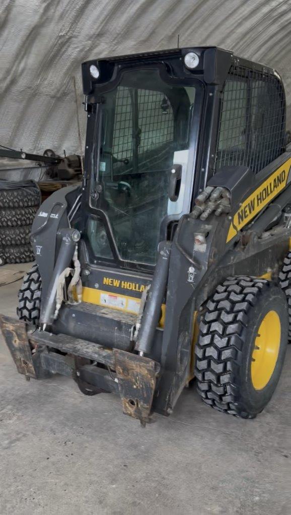2011 New Holland L220 Skid Steer Loader