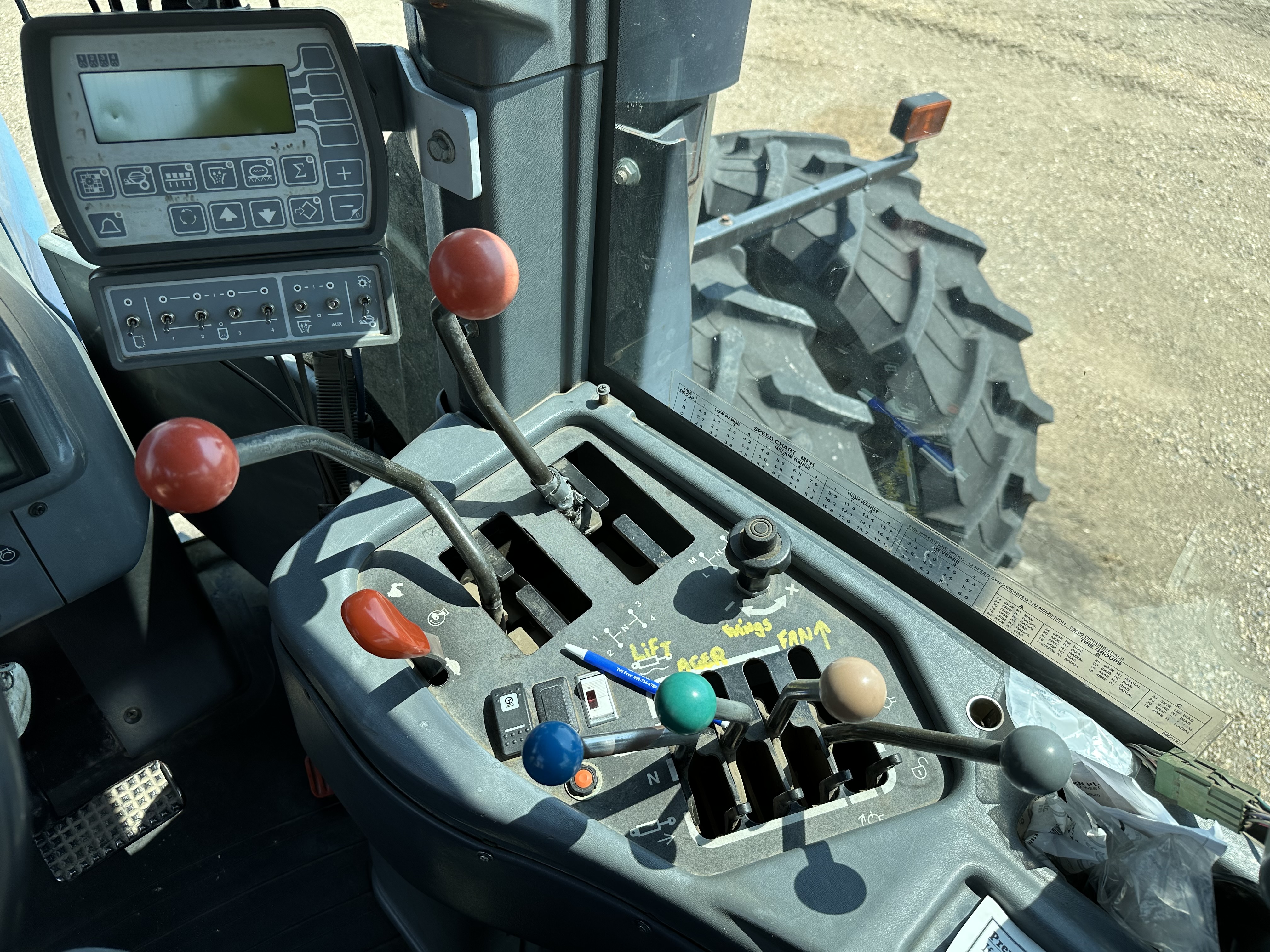 1998 New Holland 9882 Tractor