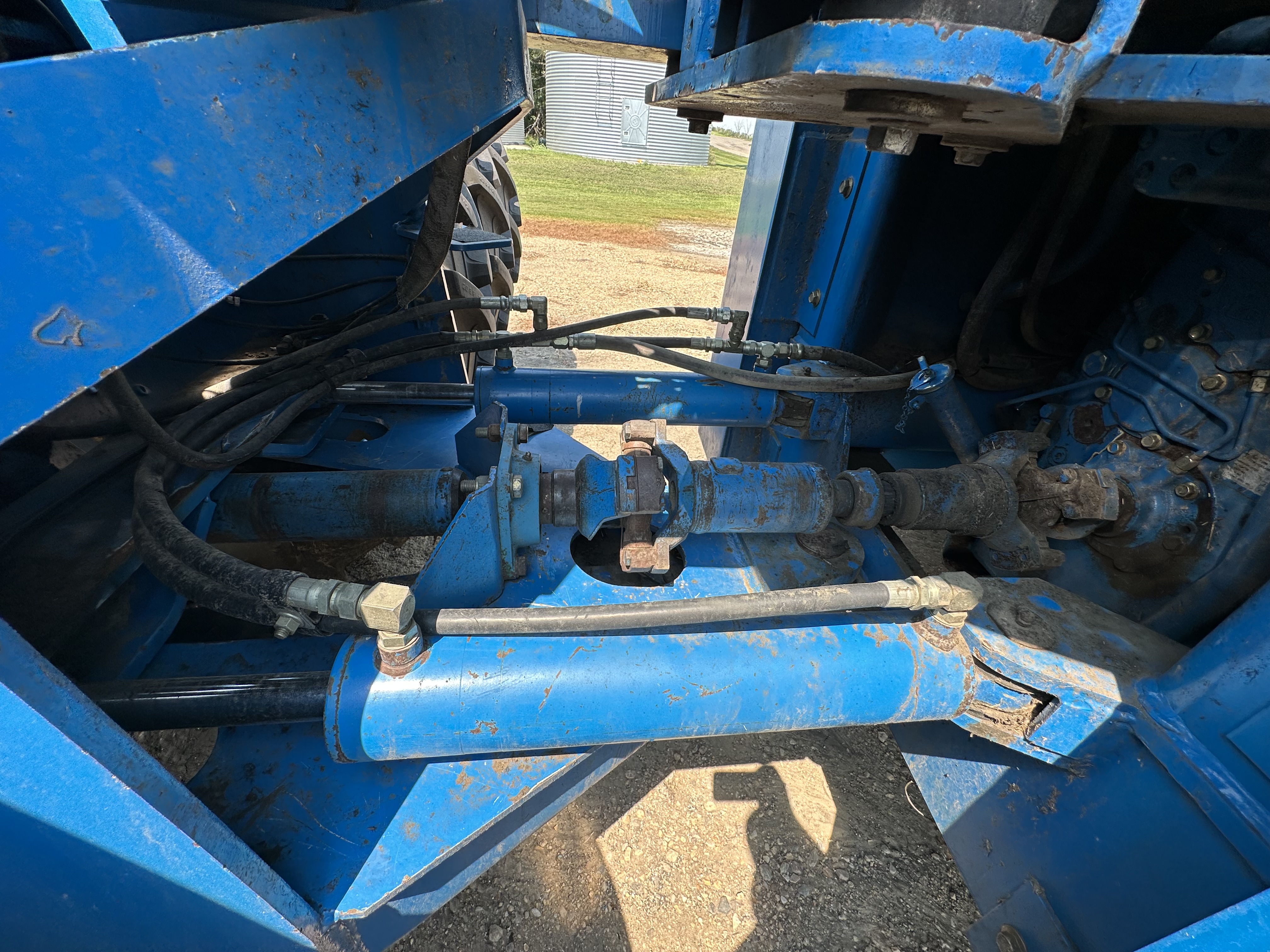 1998 New Holland 9882 Tractor
