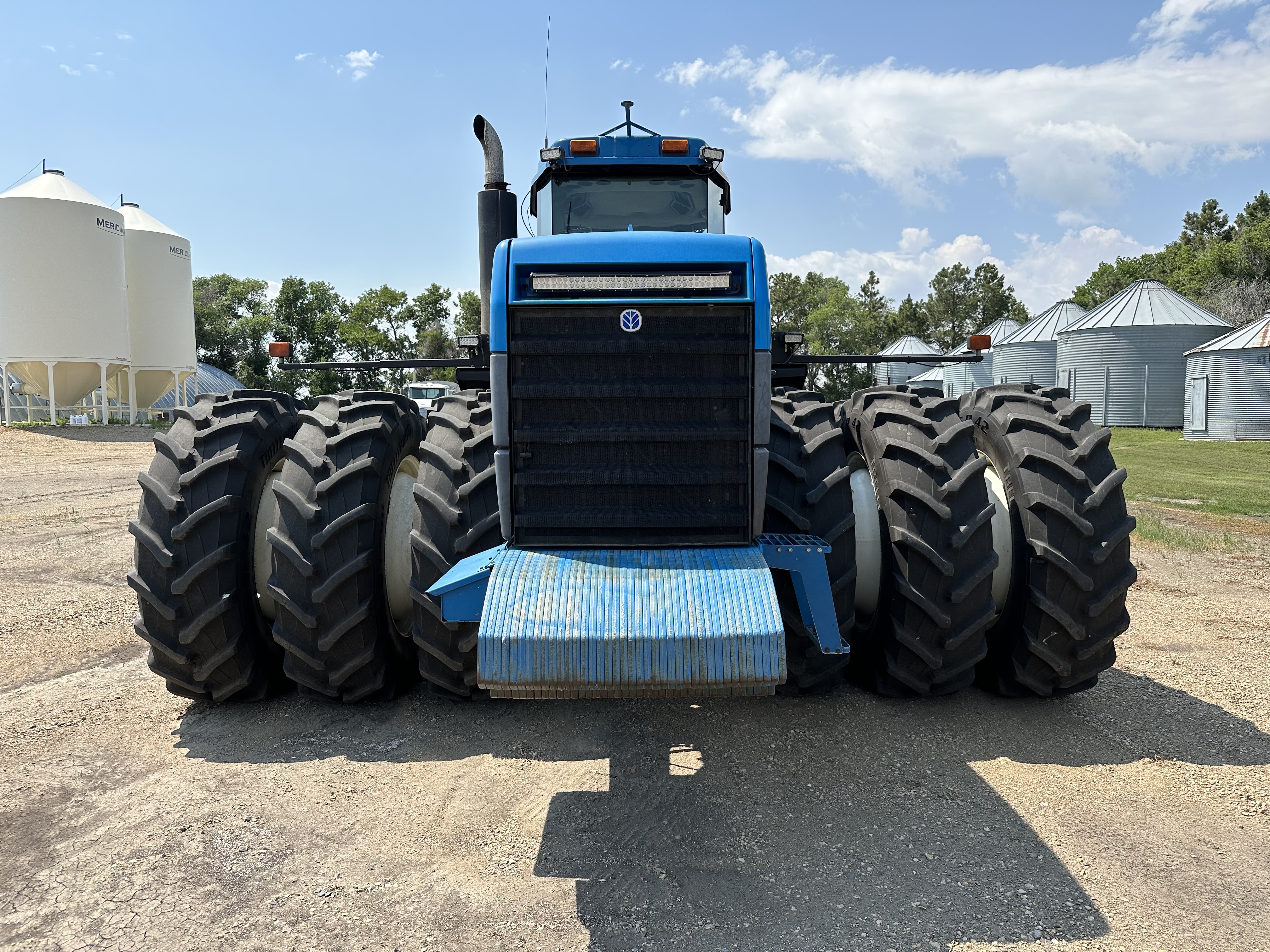 1998 New Holland 9882 Tractor