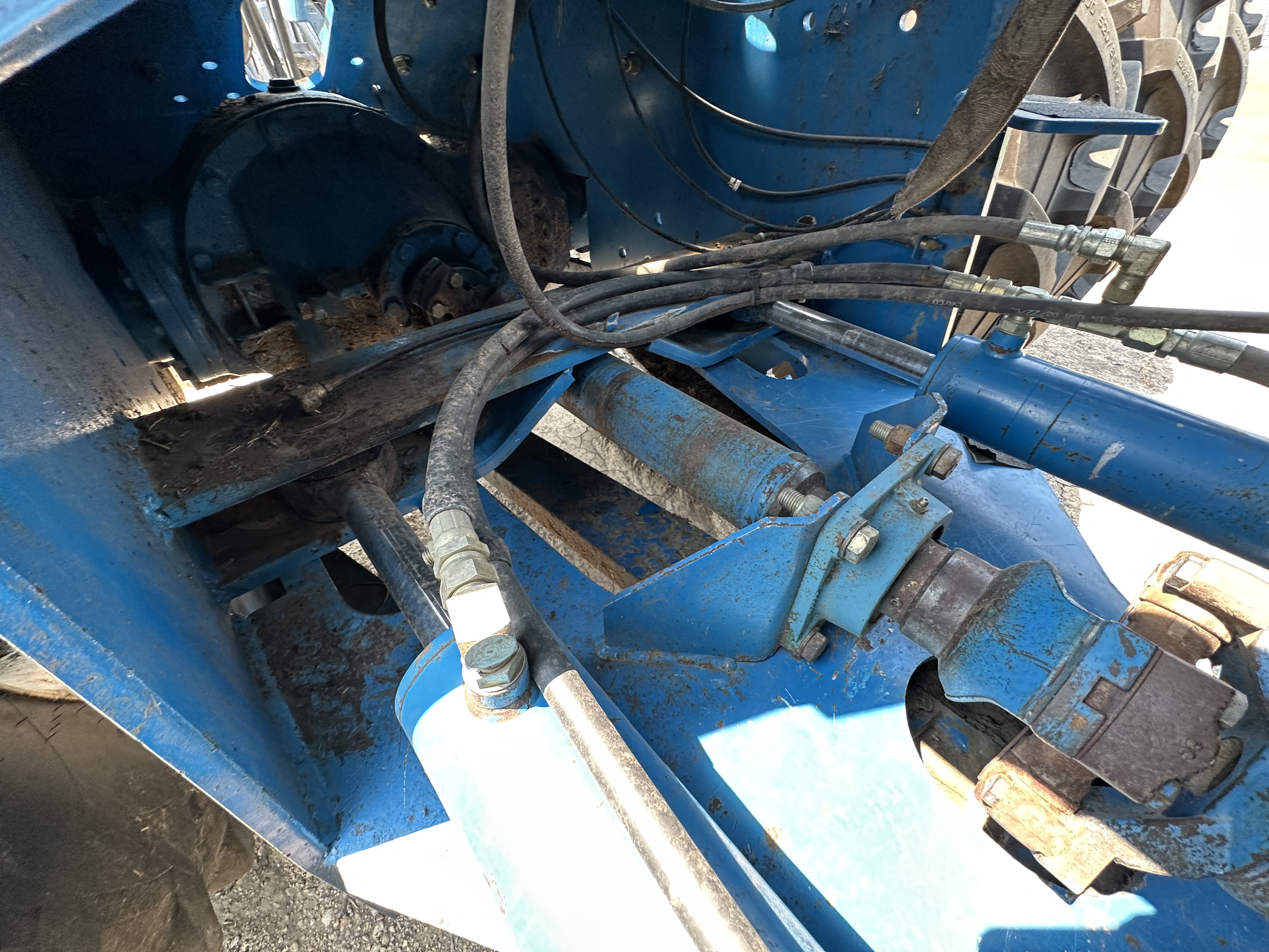 1998 New Holland 9882 Tractor