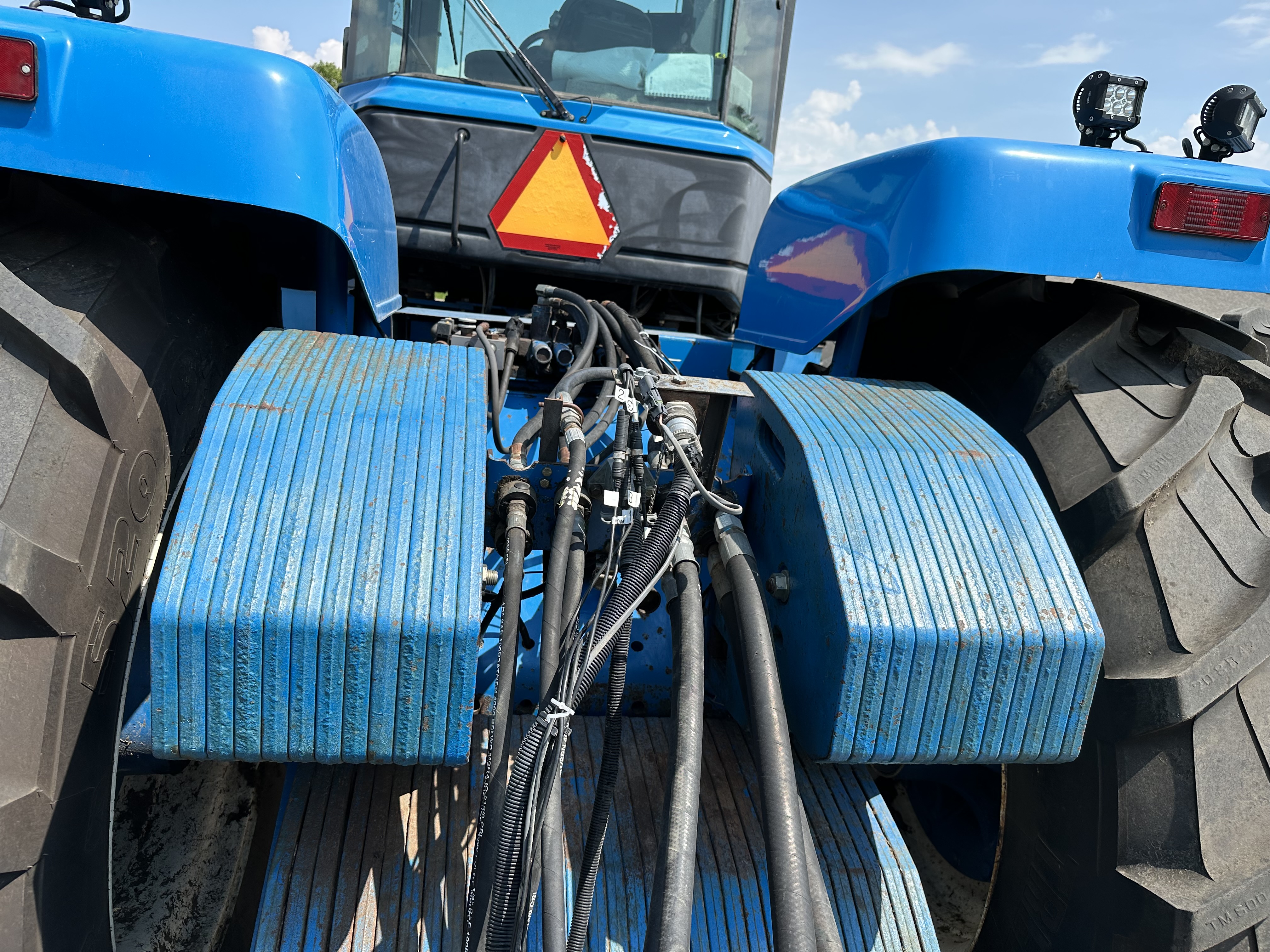 1998 New Holland 9882 Tractor