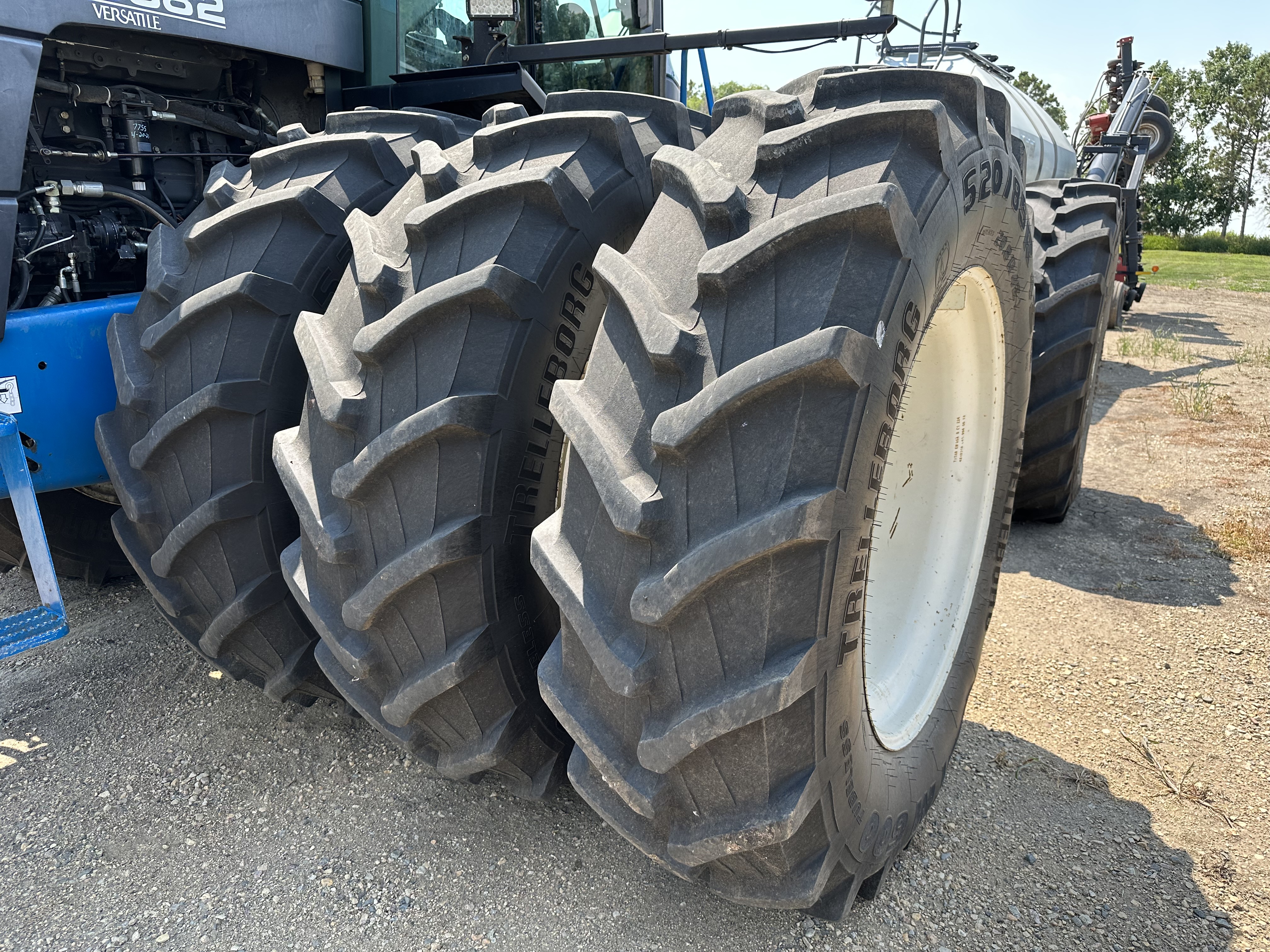 1998 New Holland 9882 Tractor