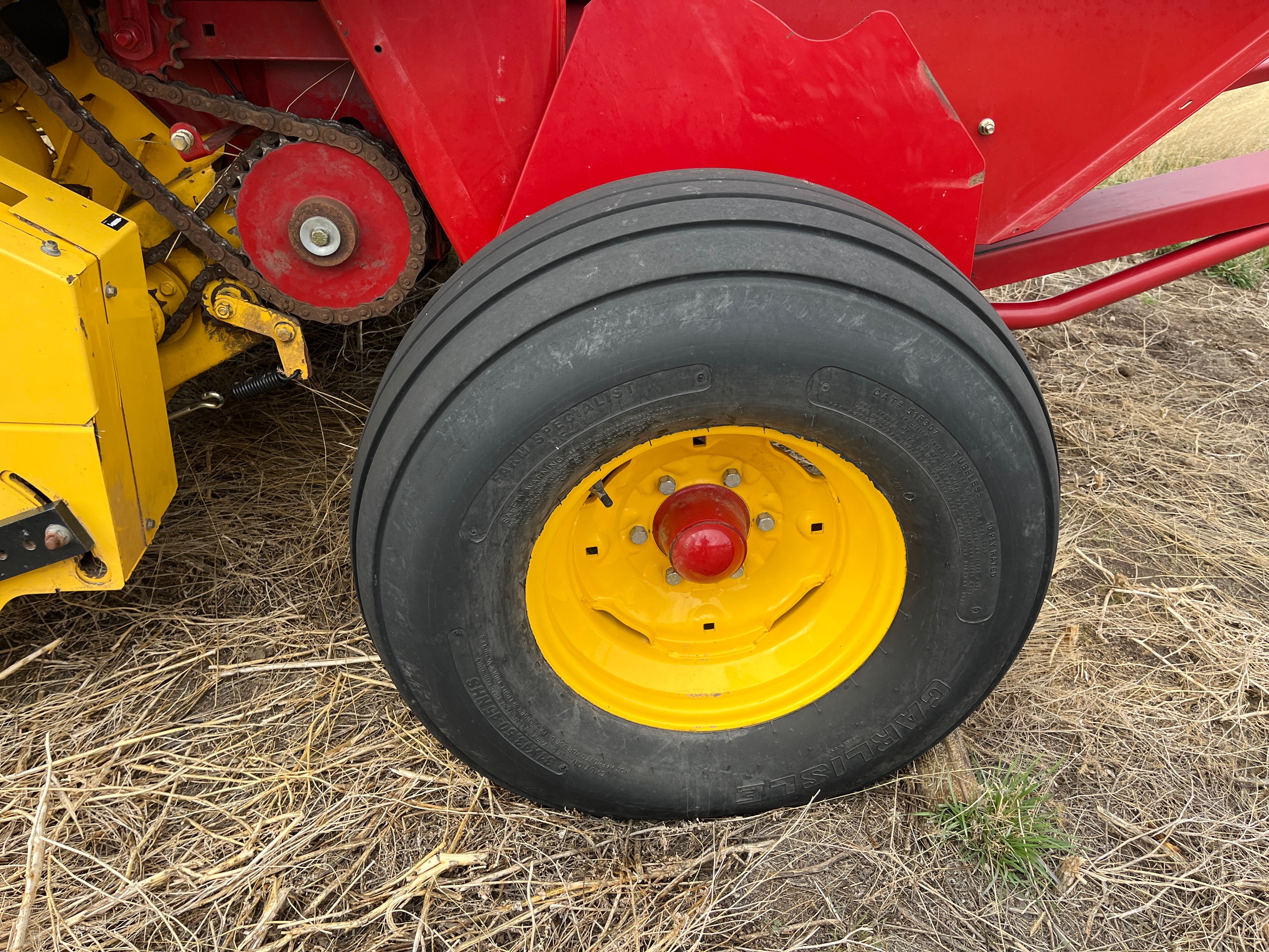 2013 New Holland BR7090 Baler/Round