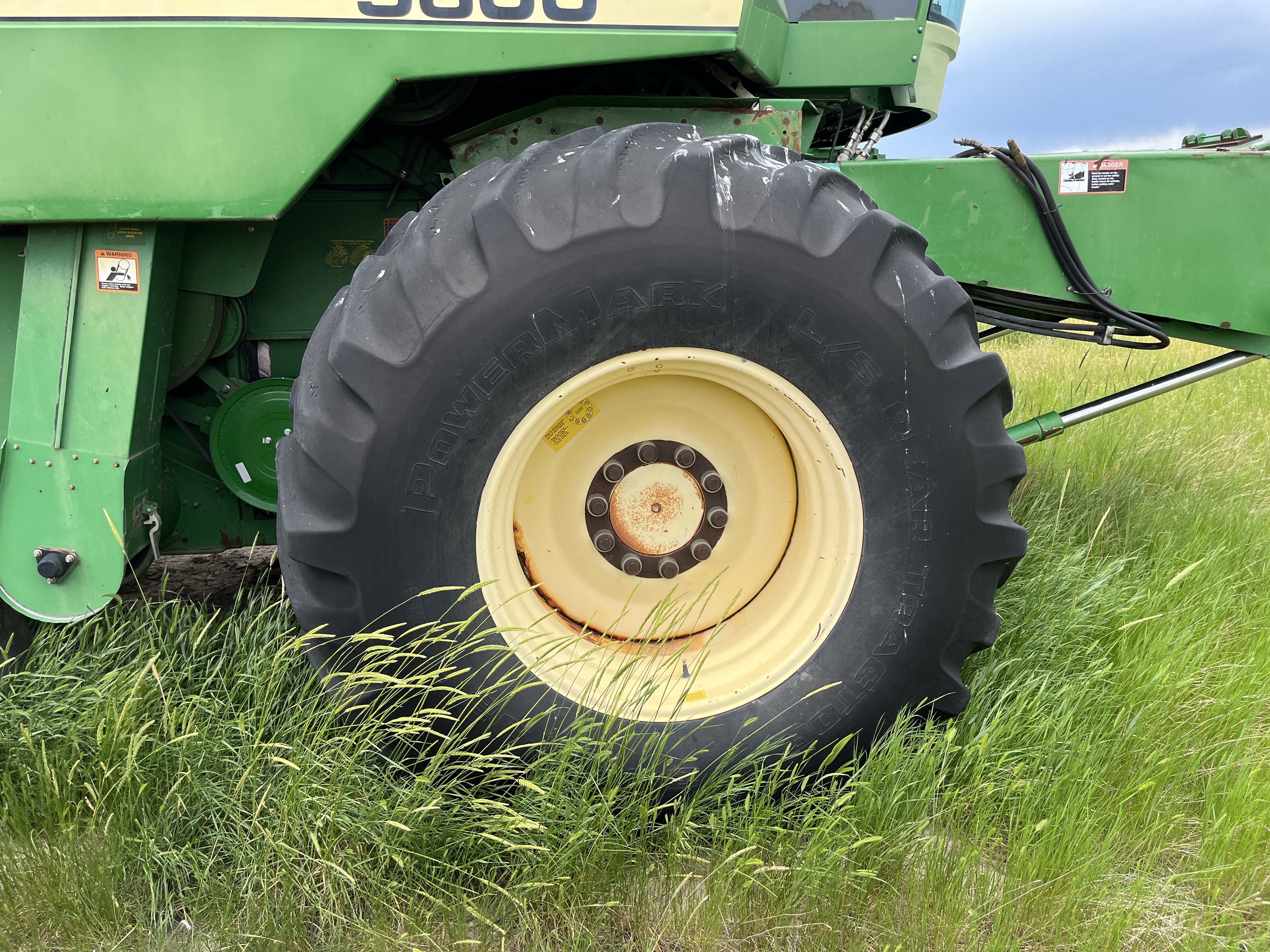 1996 John Deere 9600 Combine