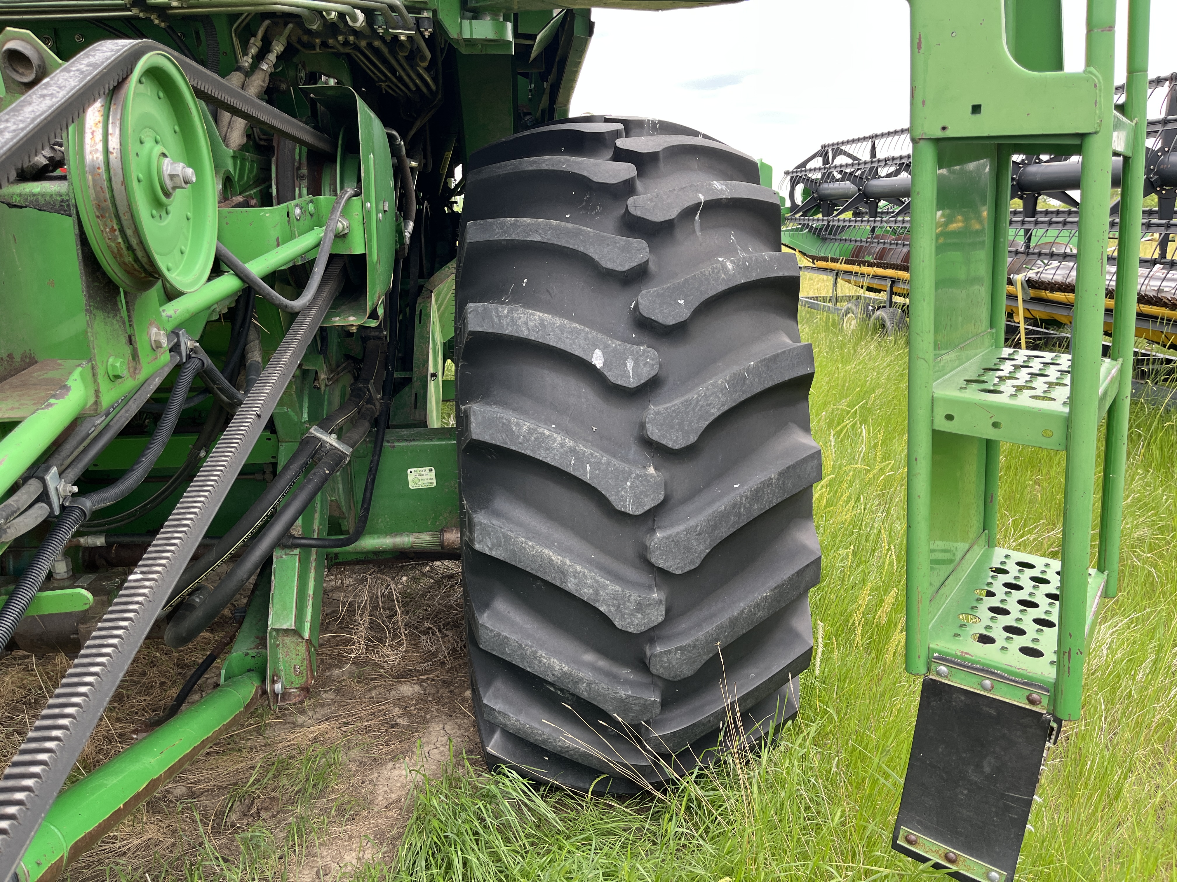 1996 John Deere 9600 Combine