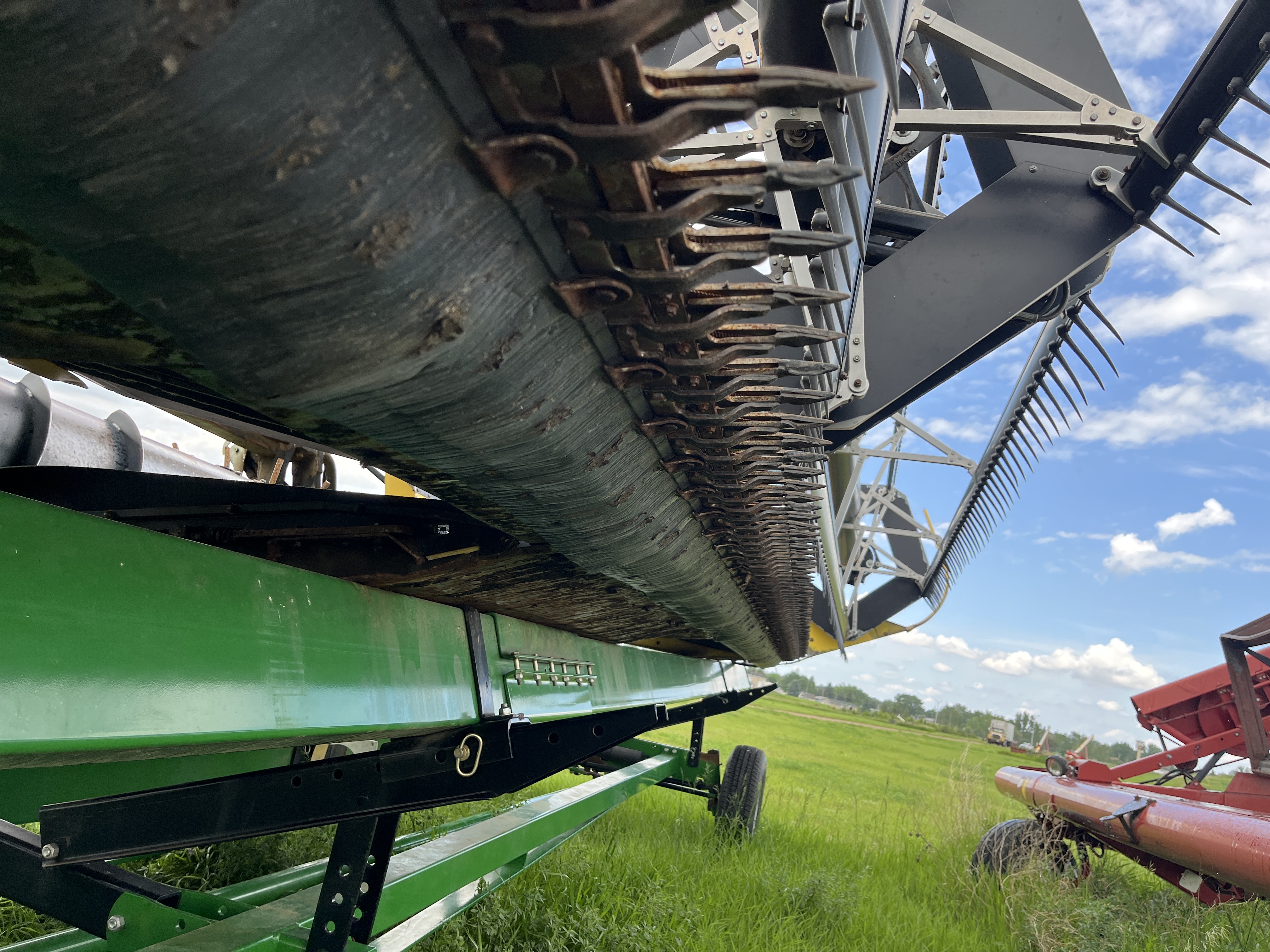 2003 Honey Bee SP39 Header Draper