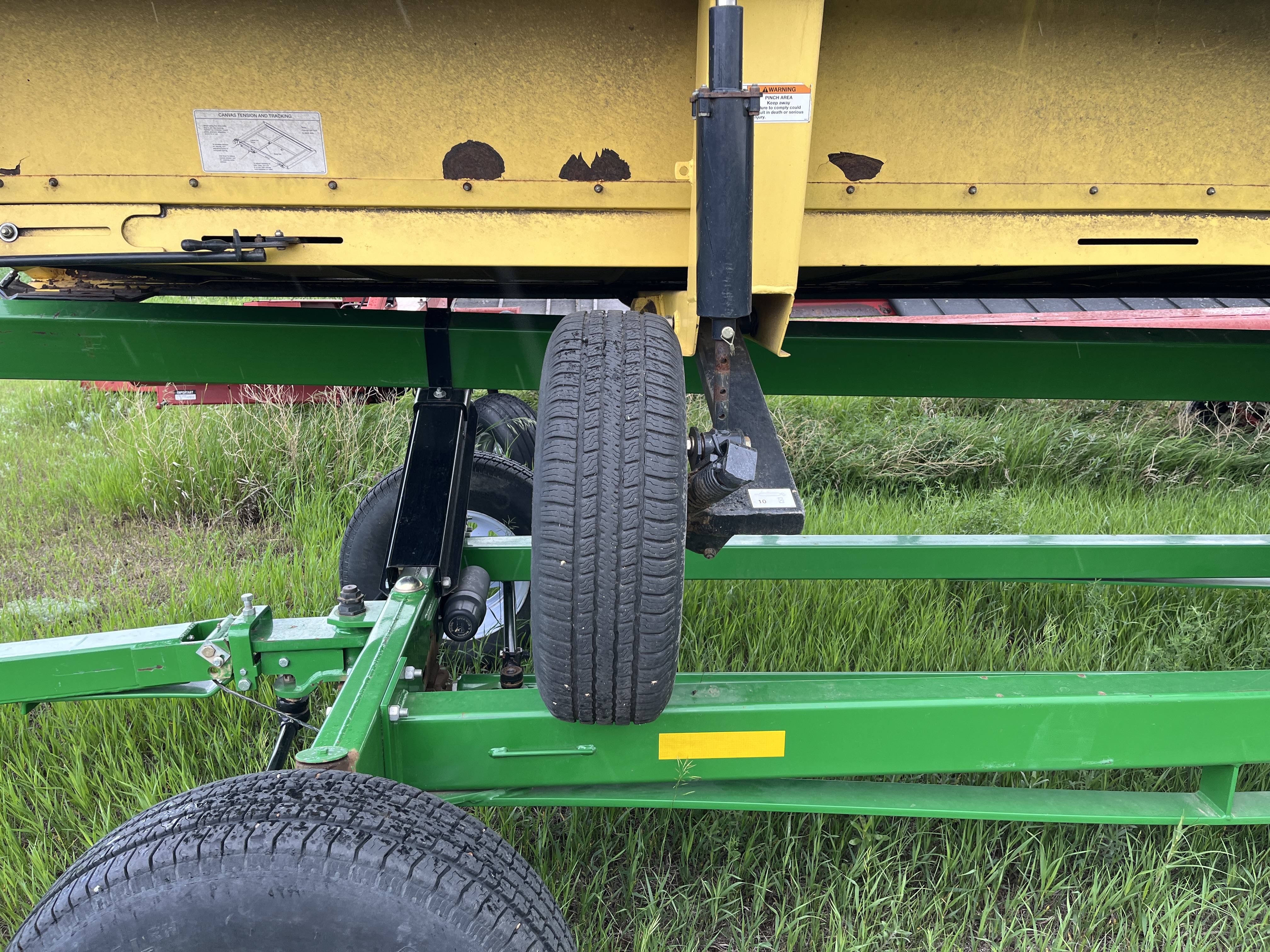 2003 Honey Bee SP39 Header Draper