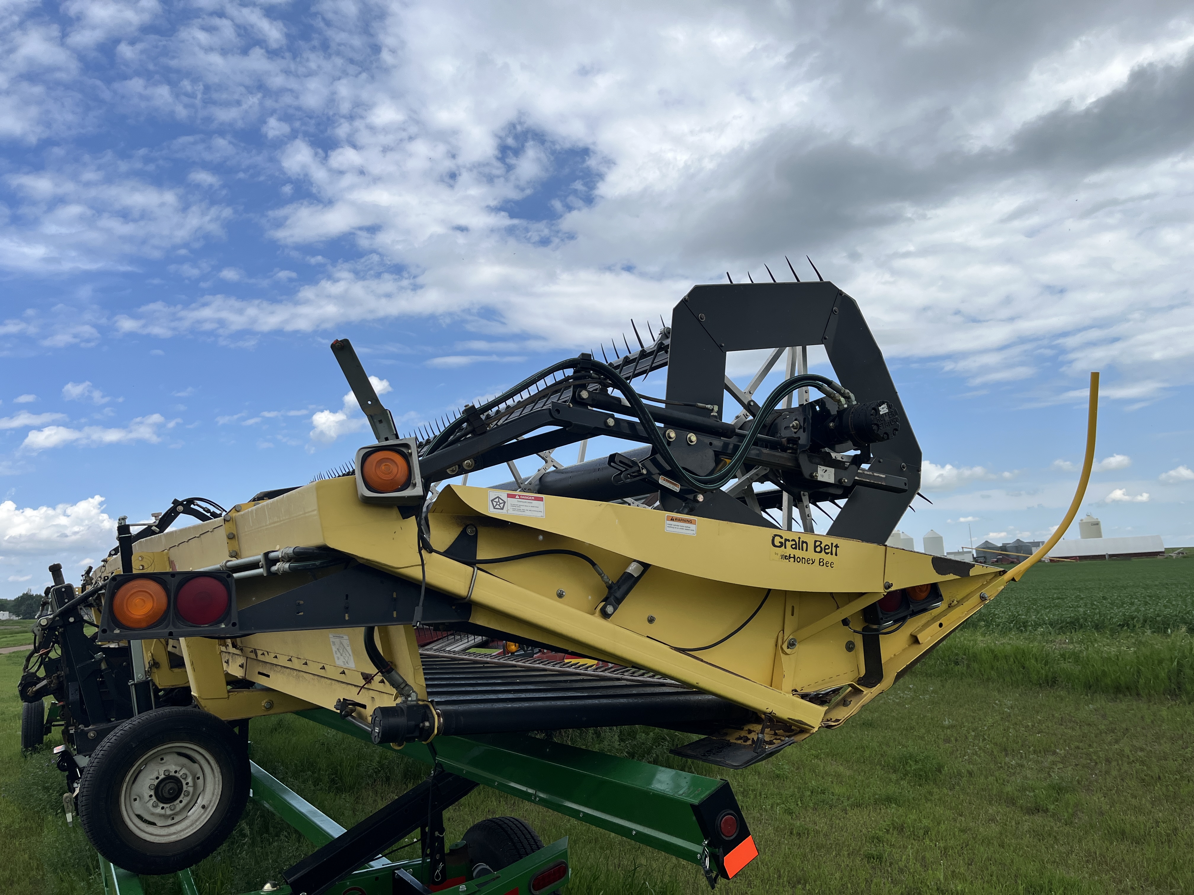 2003 Honey Bee SP39 Header Draper
