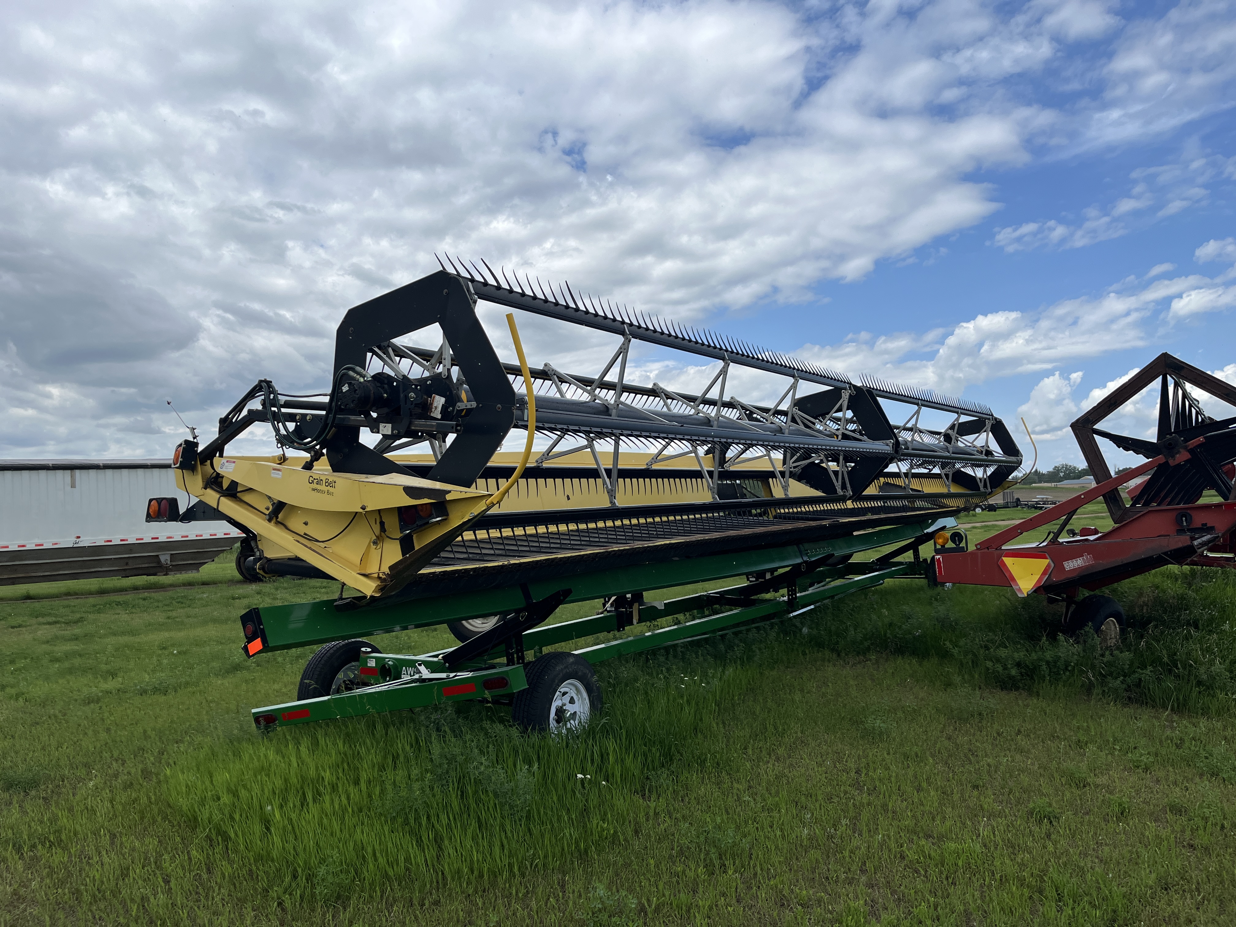 2003 Honey Bee SP39 Header Draper