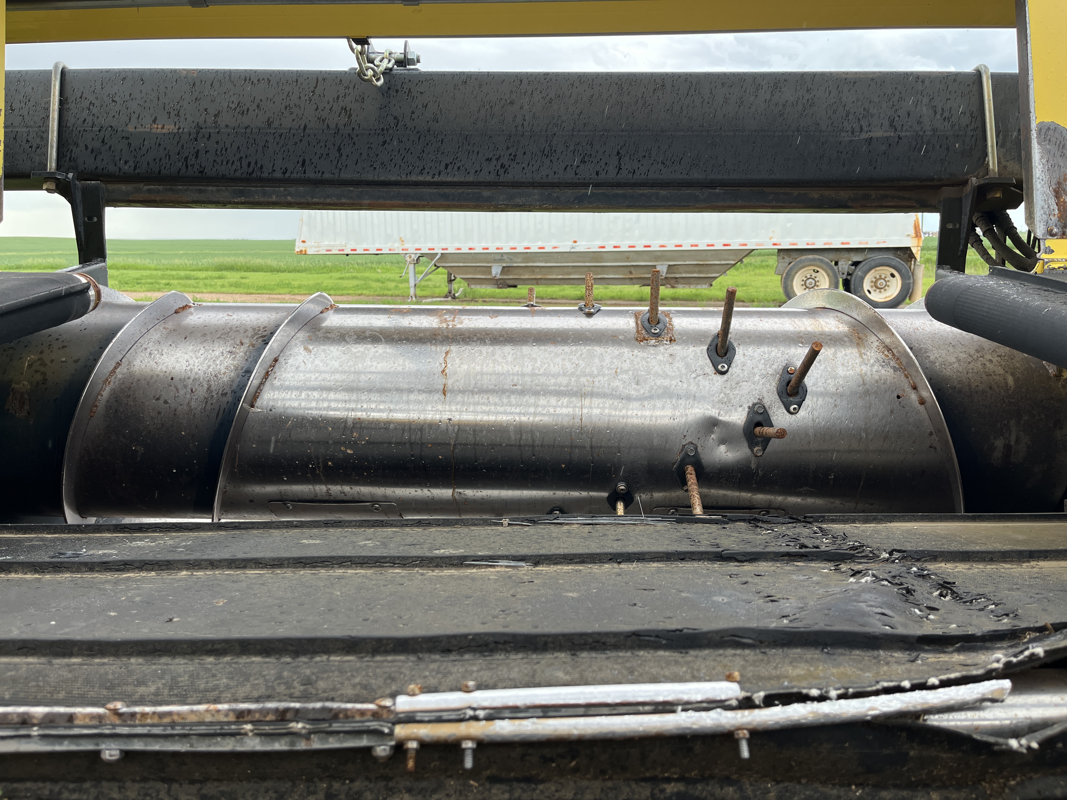 2003 Honey Bee SP39 Header Draper