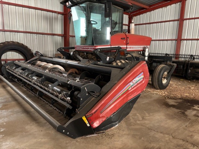 2002 MacDon 2952 Windrower