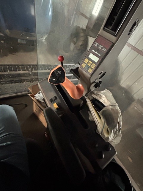 2002 MacDon 2952 Windrower