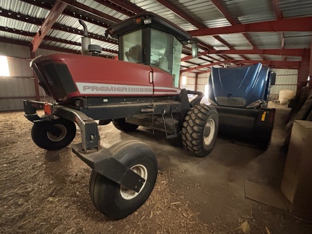 2002 MacDon 2952 Windrower