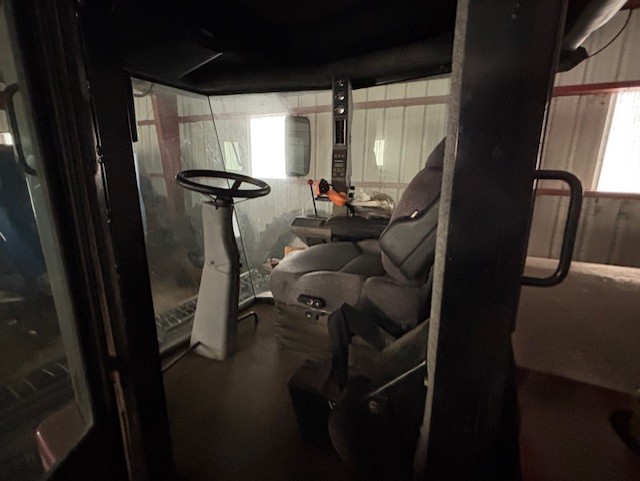 2002 MacDon 2952 Windrower