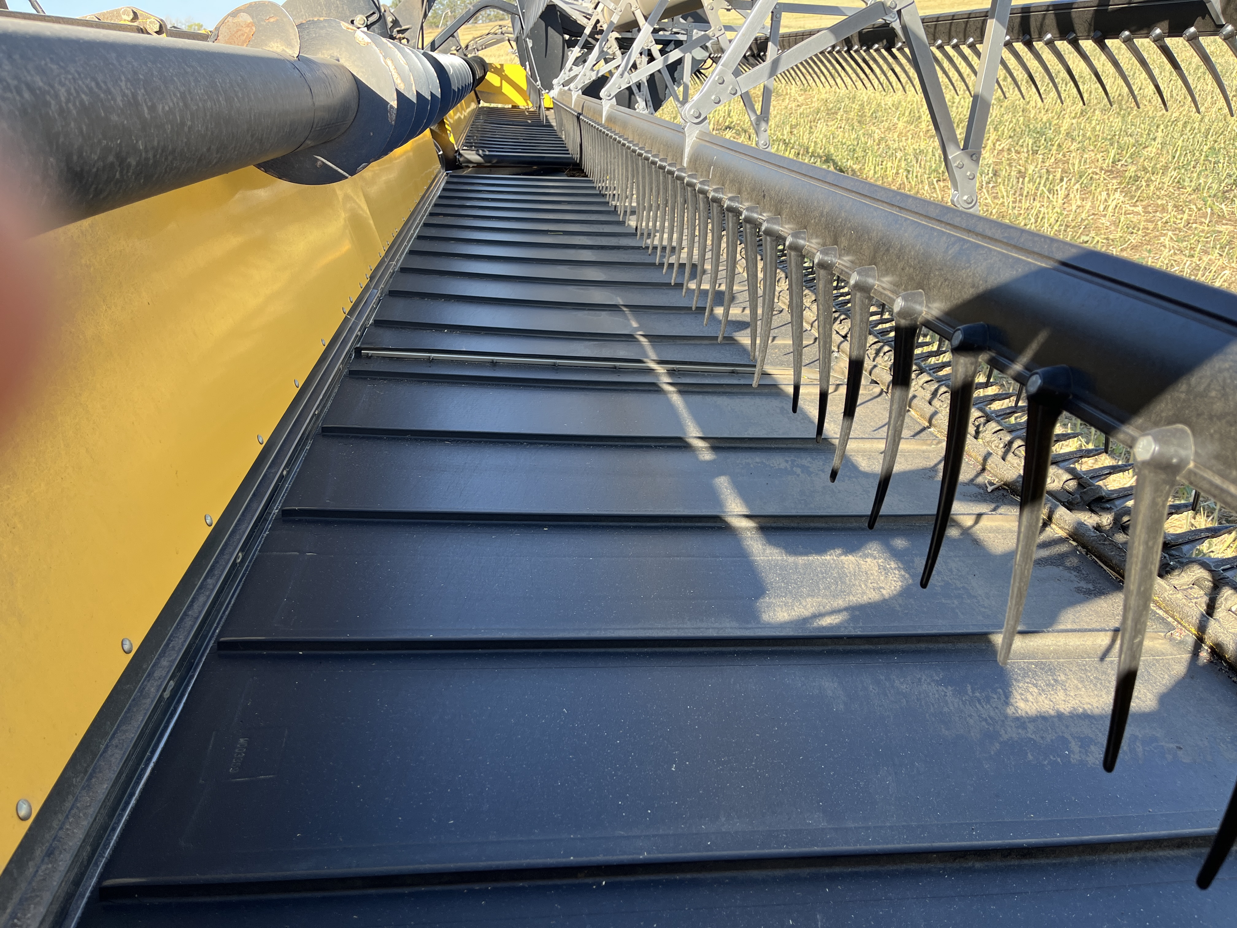 2010 New Holland 94C Header Draper