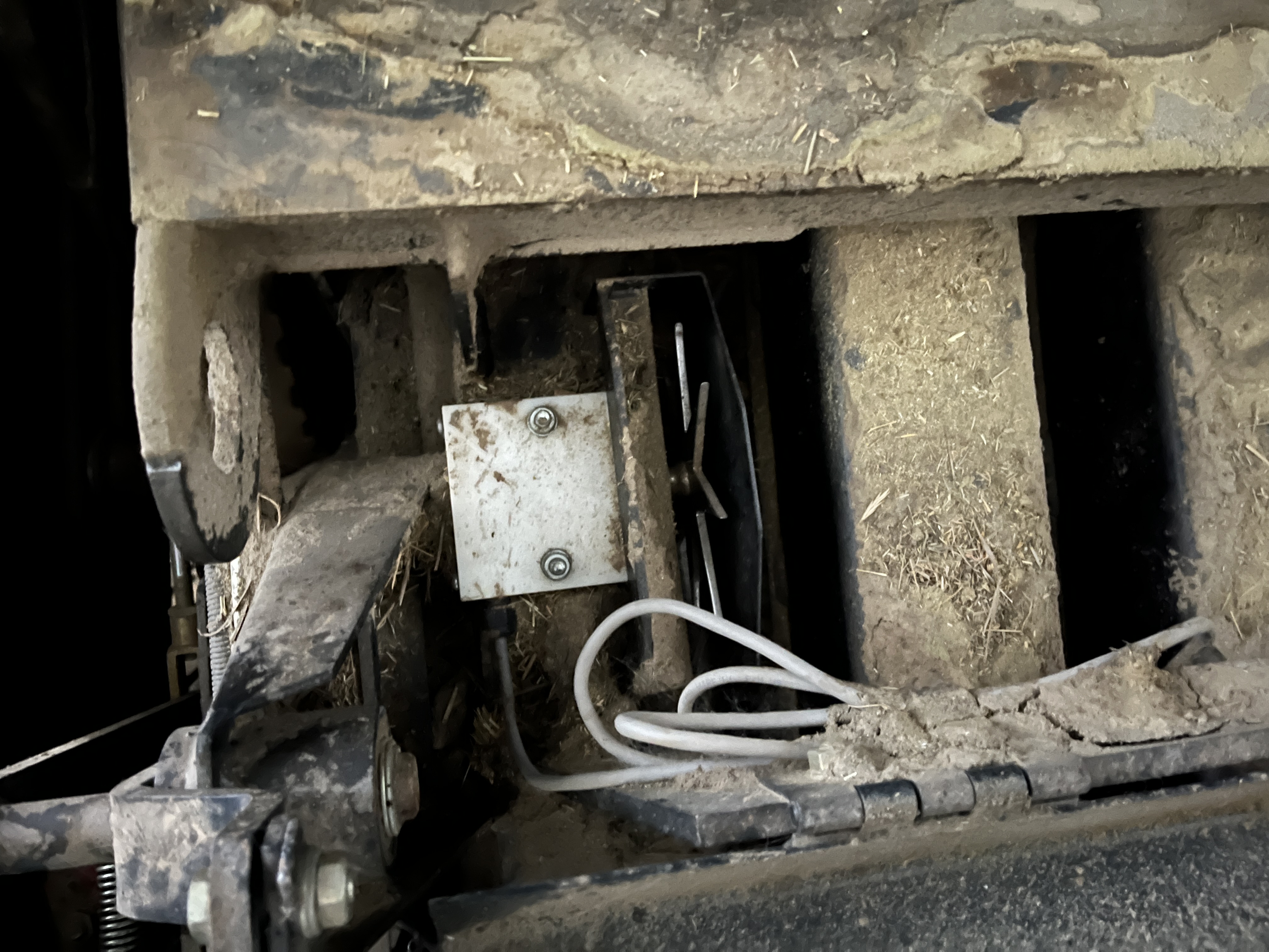 2010 New Holland BB9080 Baler/Square