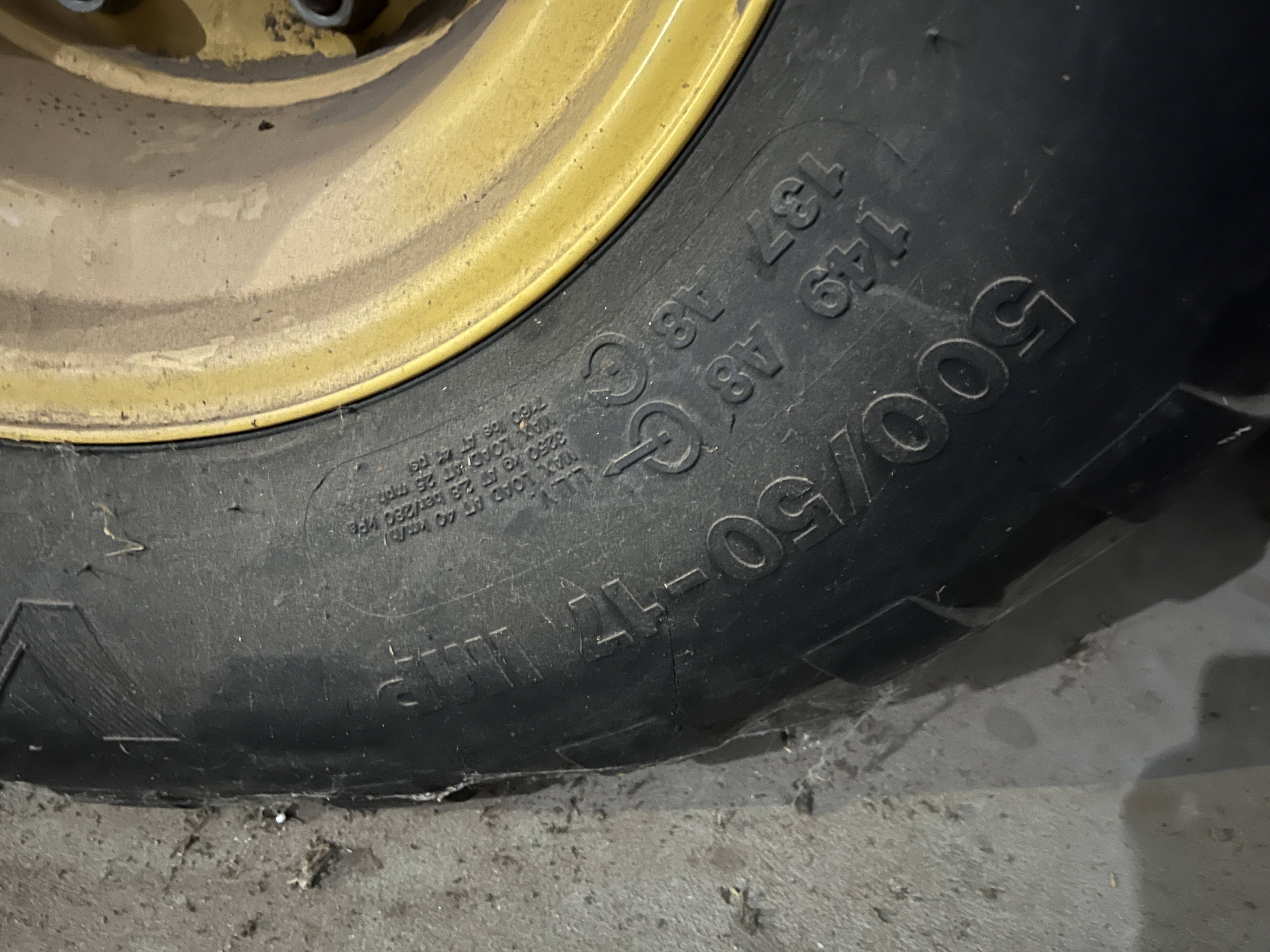 2010 New Holland BB9080 Baler/Square