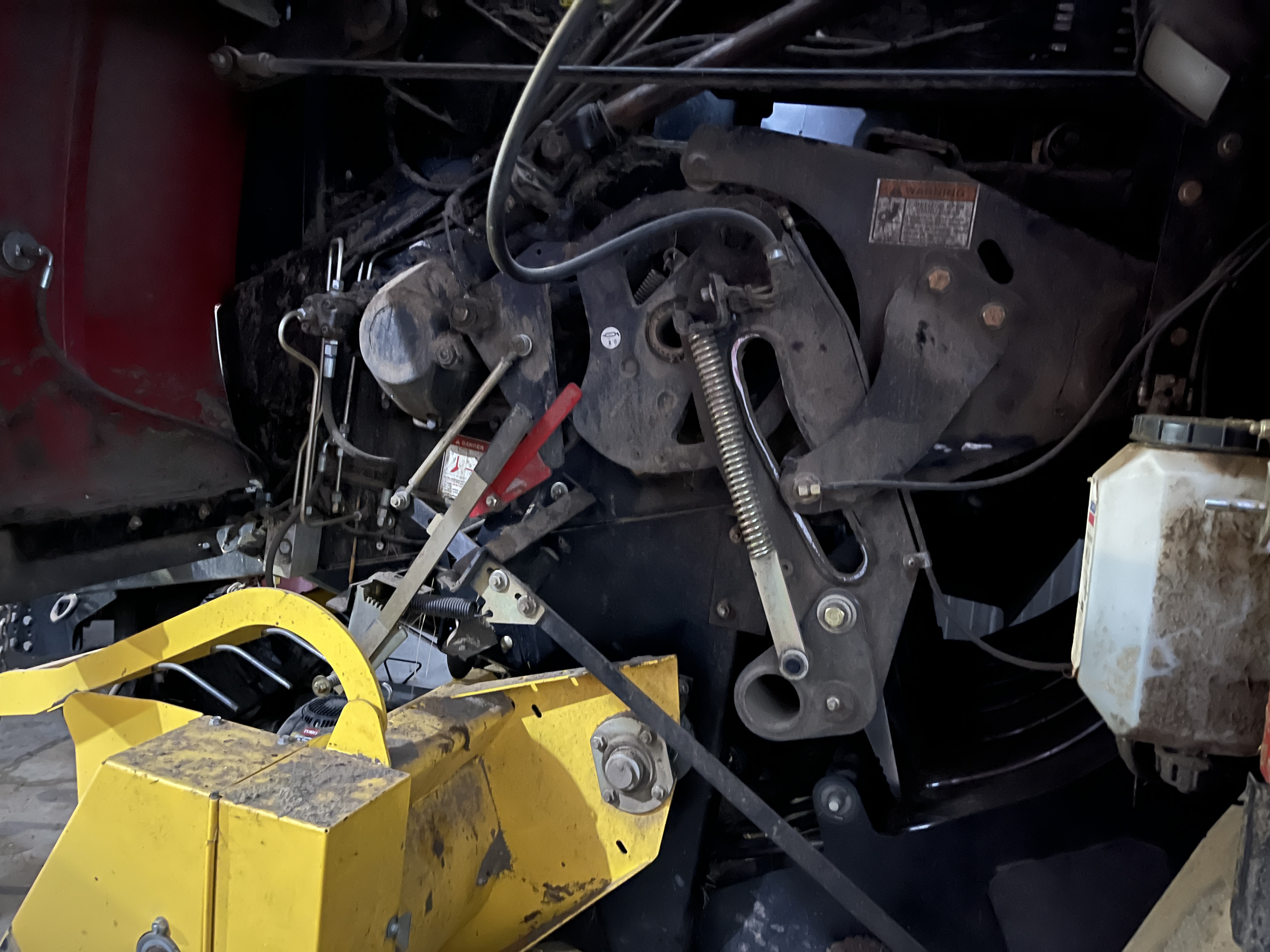 2010 New Holland BB9080 Baler/Square