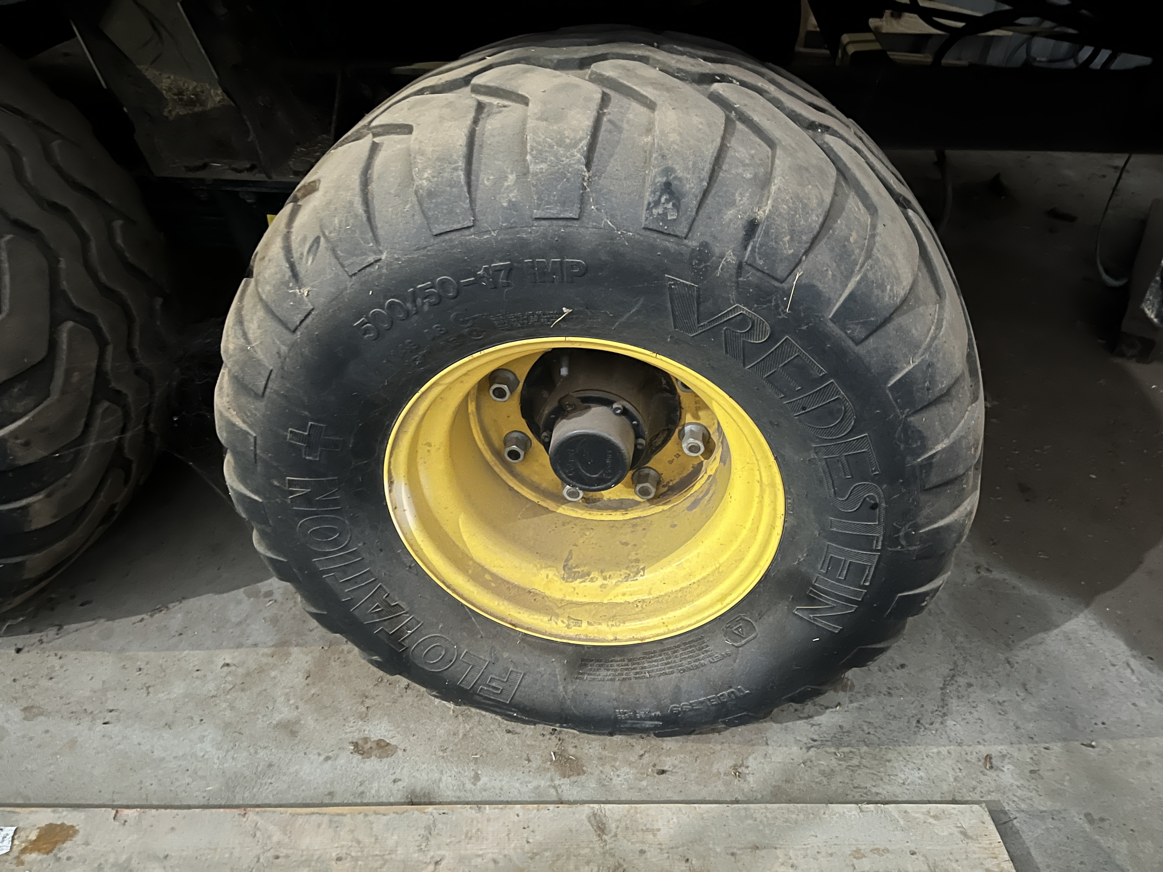 2010 New Holland BB9080 Baler/Square