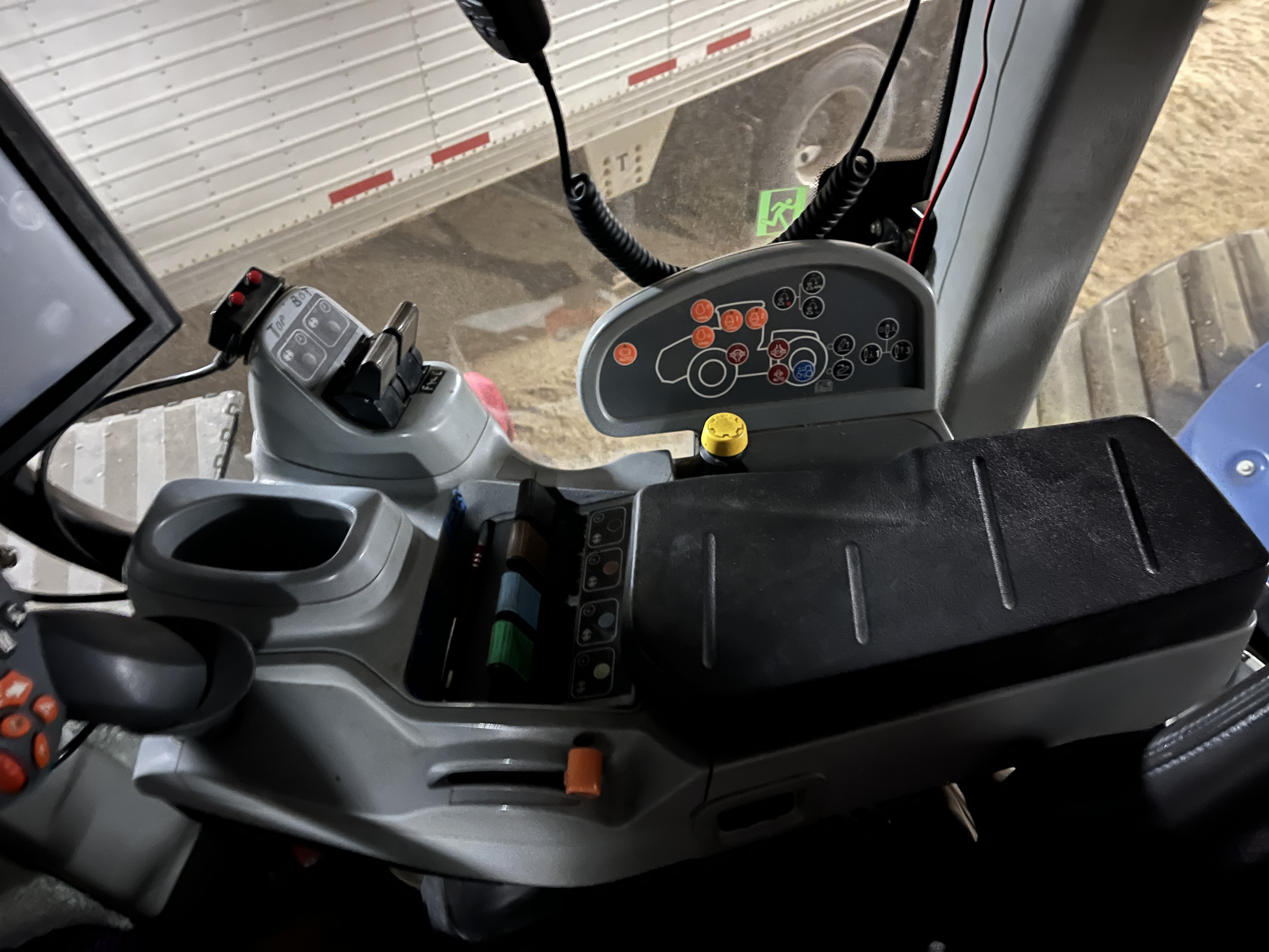 2014 New Holland T9.645 SmartTrax Tractor