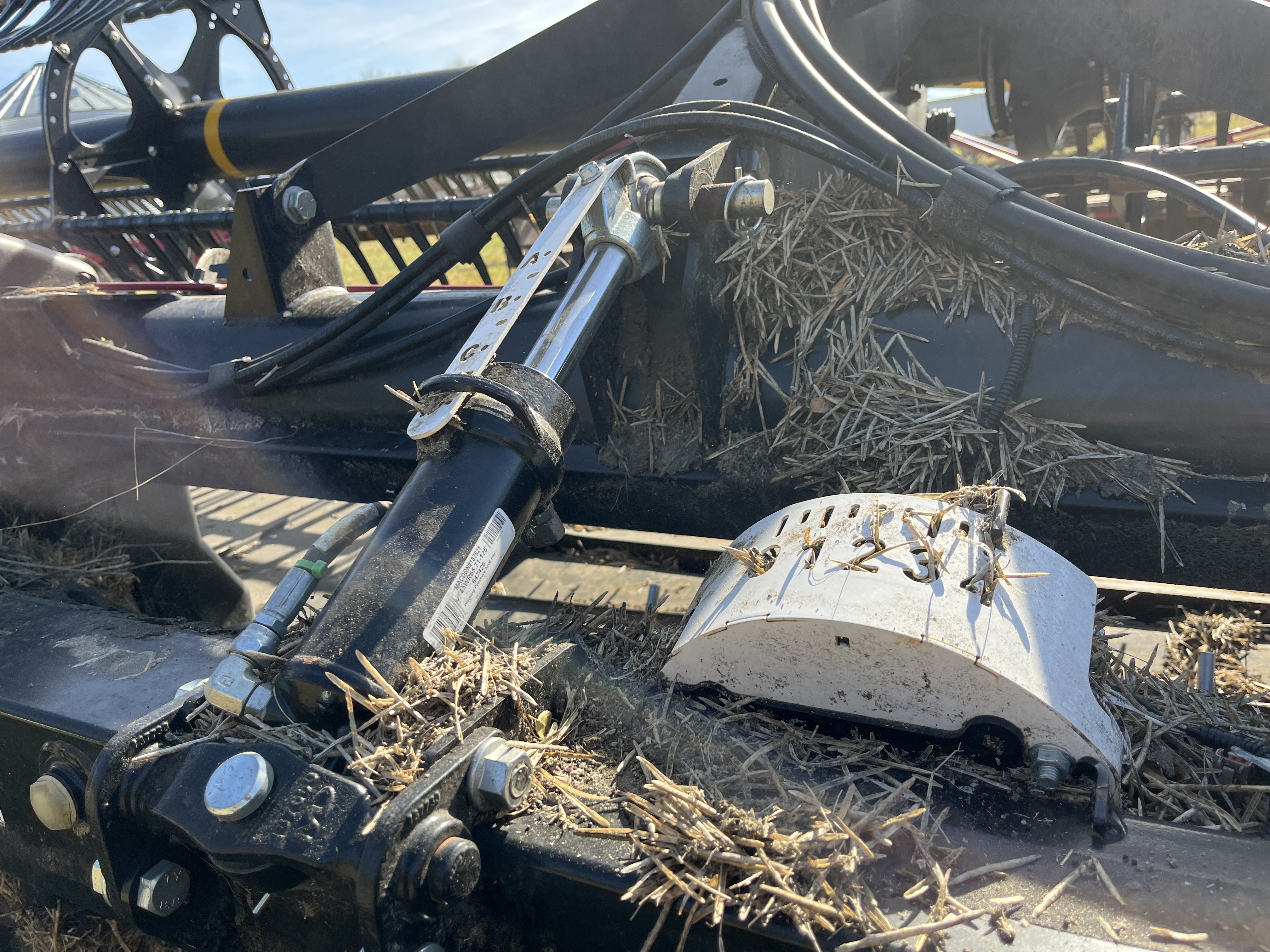 2019 MacDon FD140 Header Combine