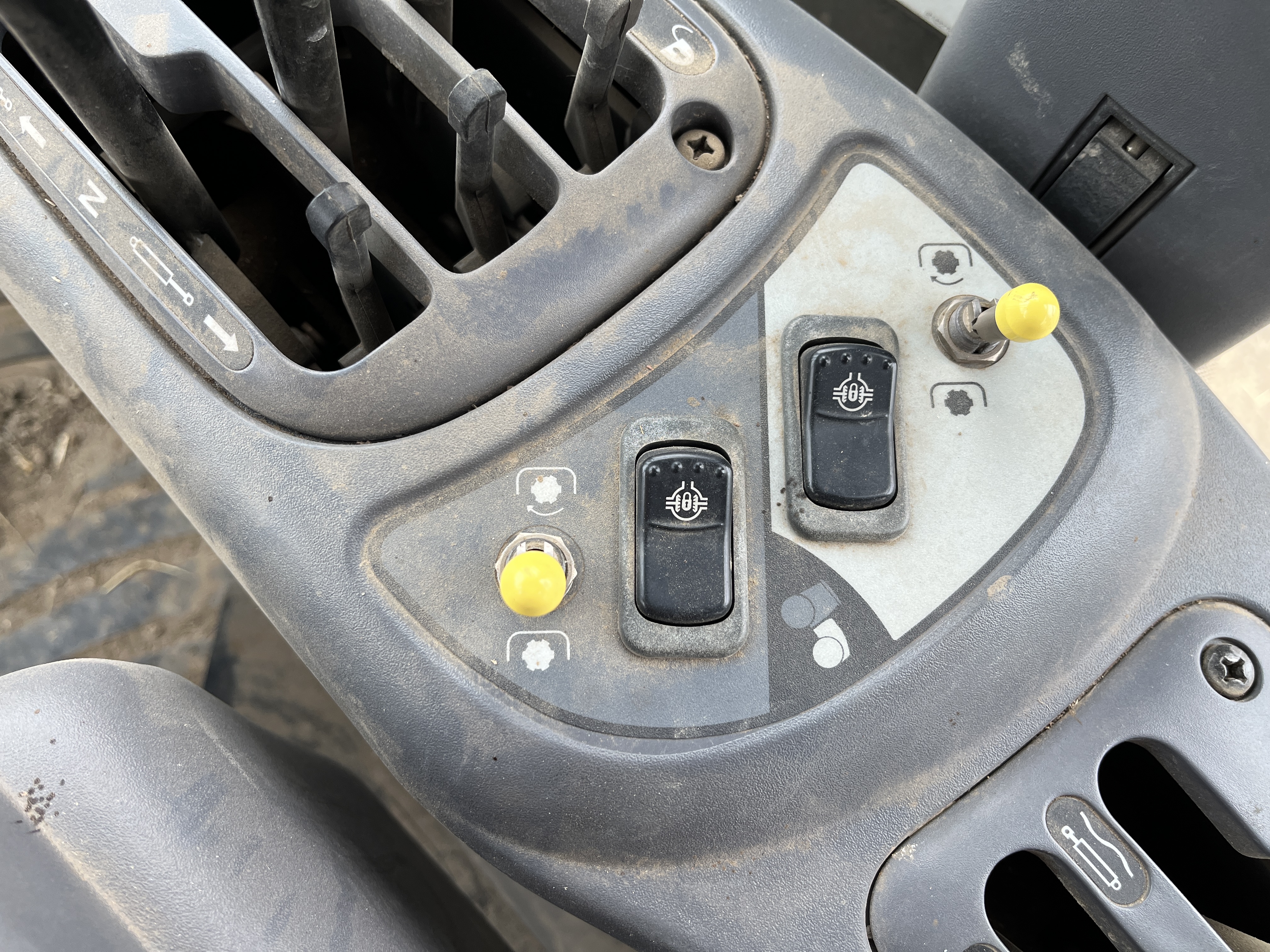 2012 New Holland TV6070 Tractor