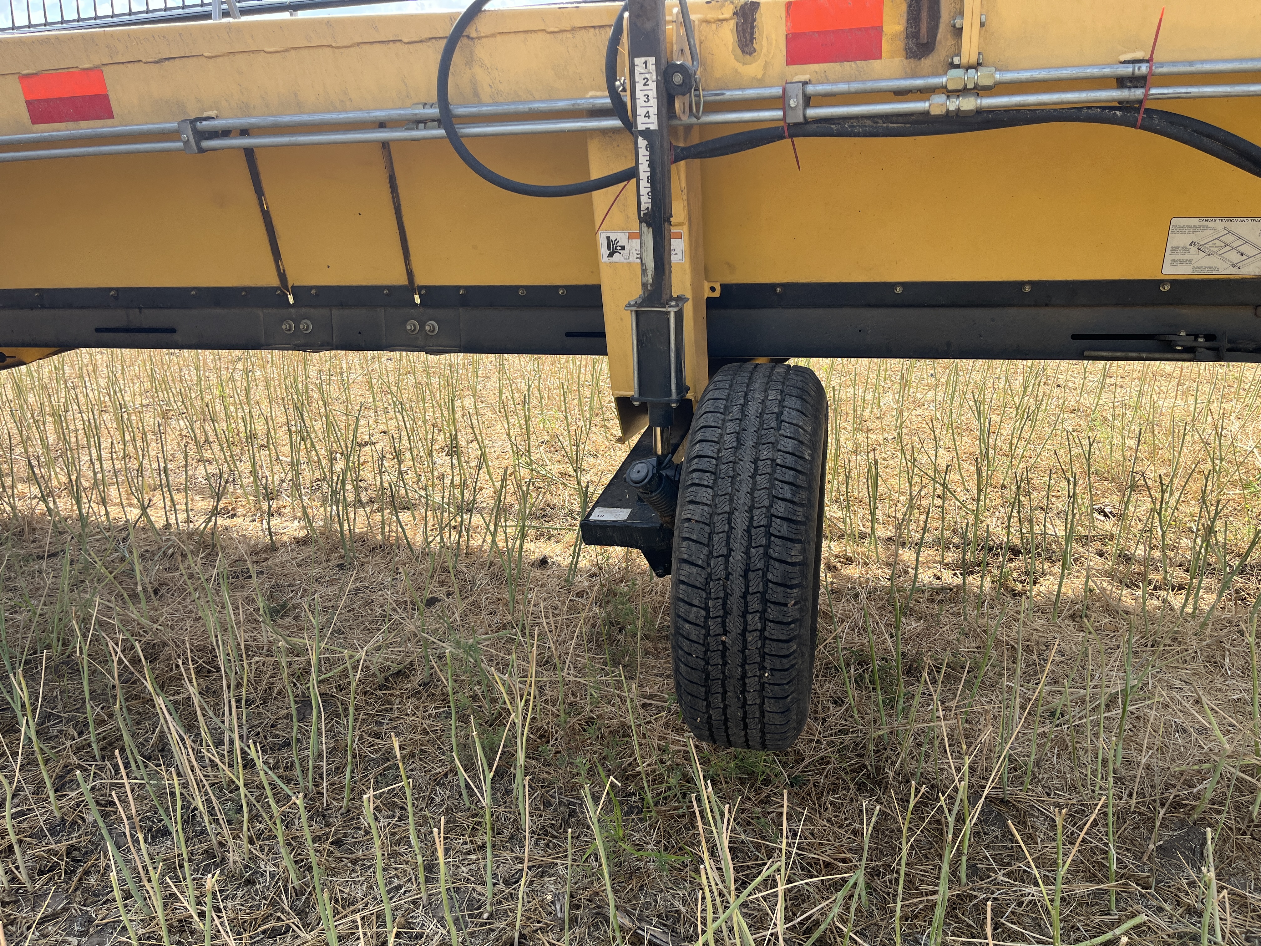 2009 New Holland 94C-40 Header Combine