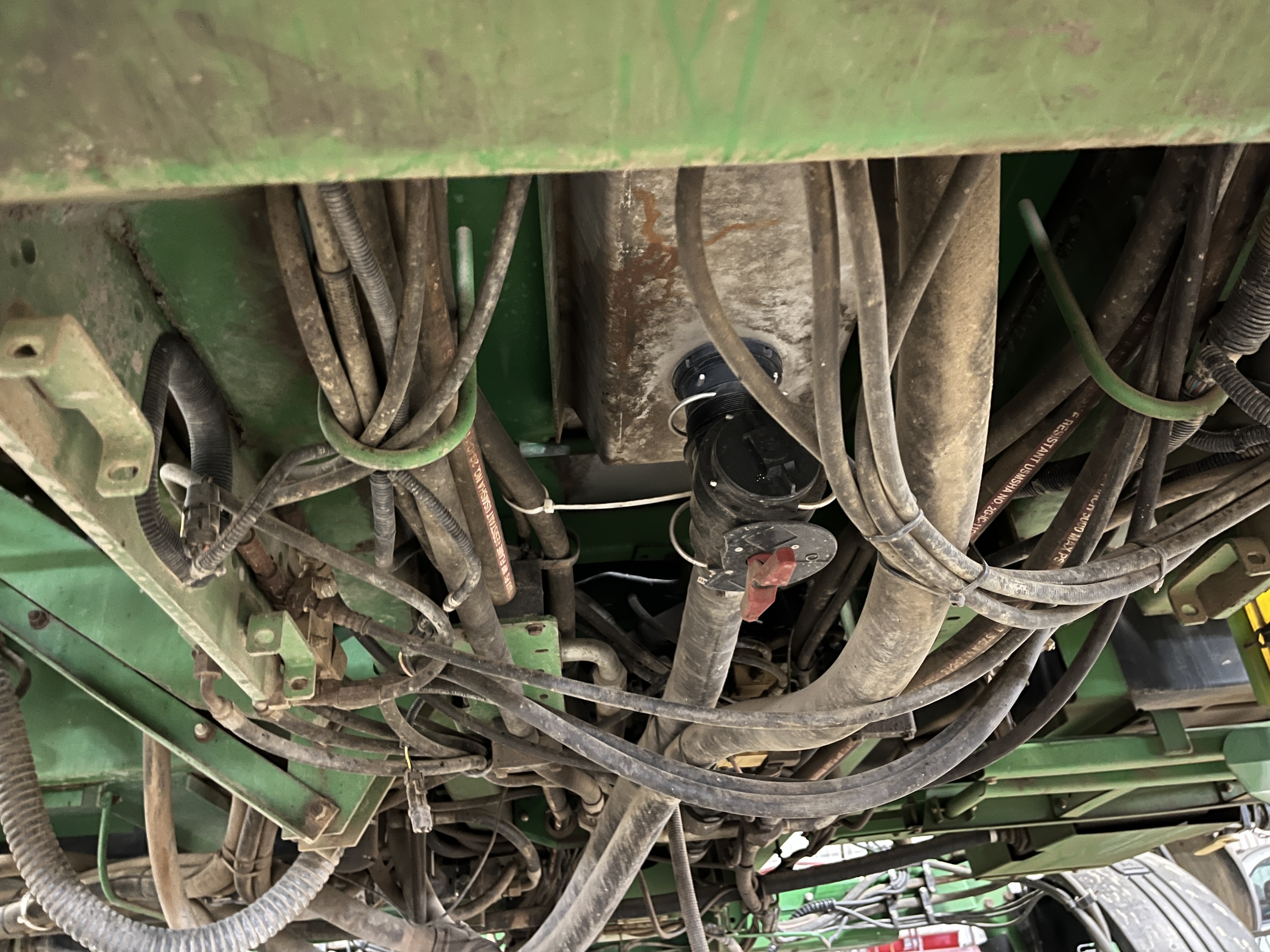 2000 John Deere 4700 Sprayer/High Clearance