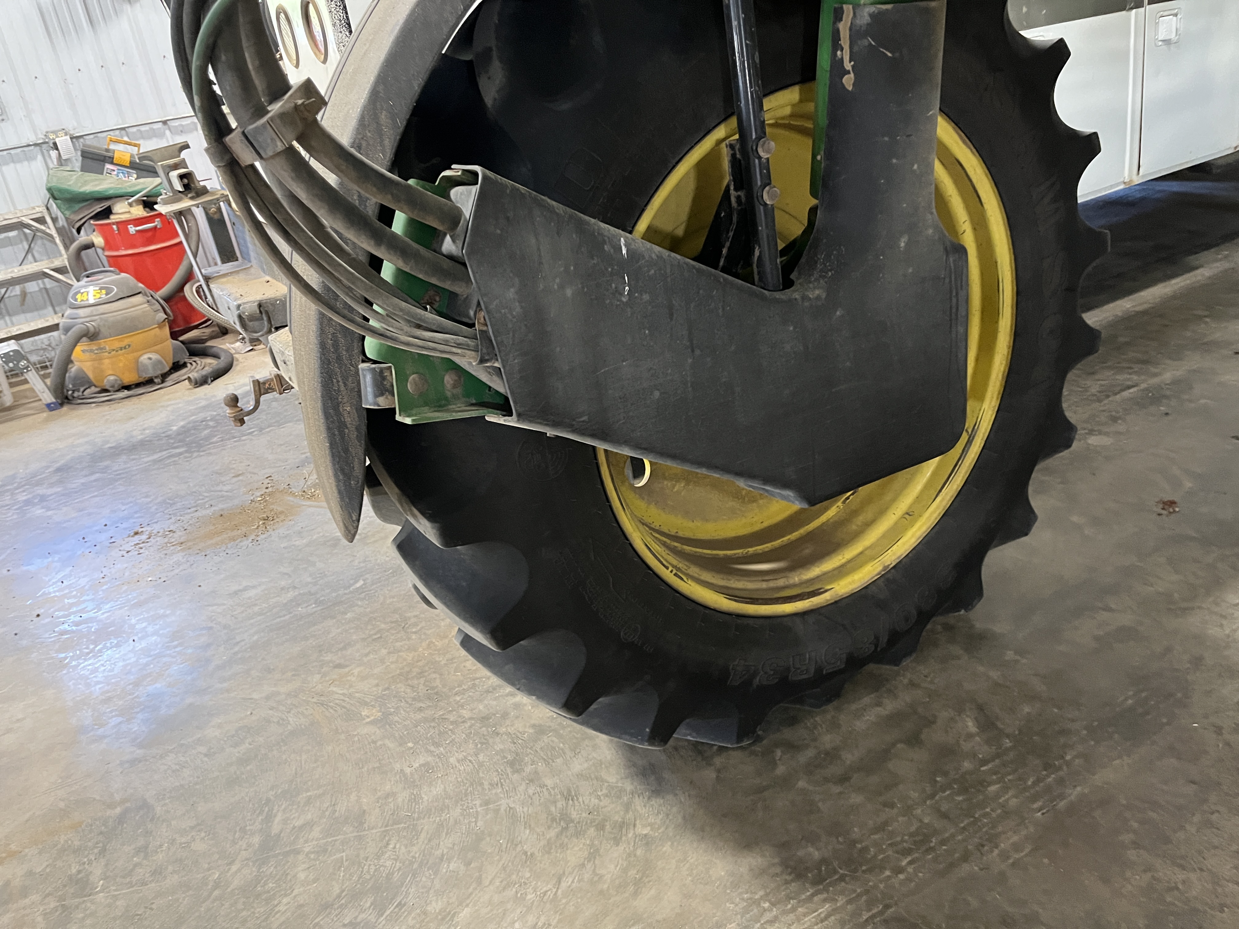 2000 John Deere 4700 Sprayer/High Clearance