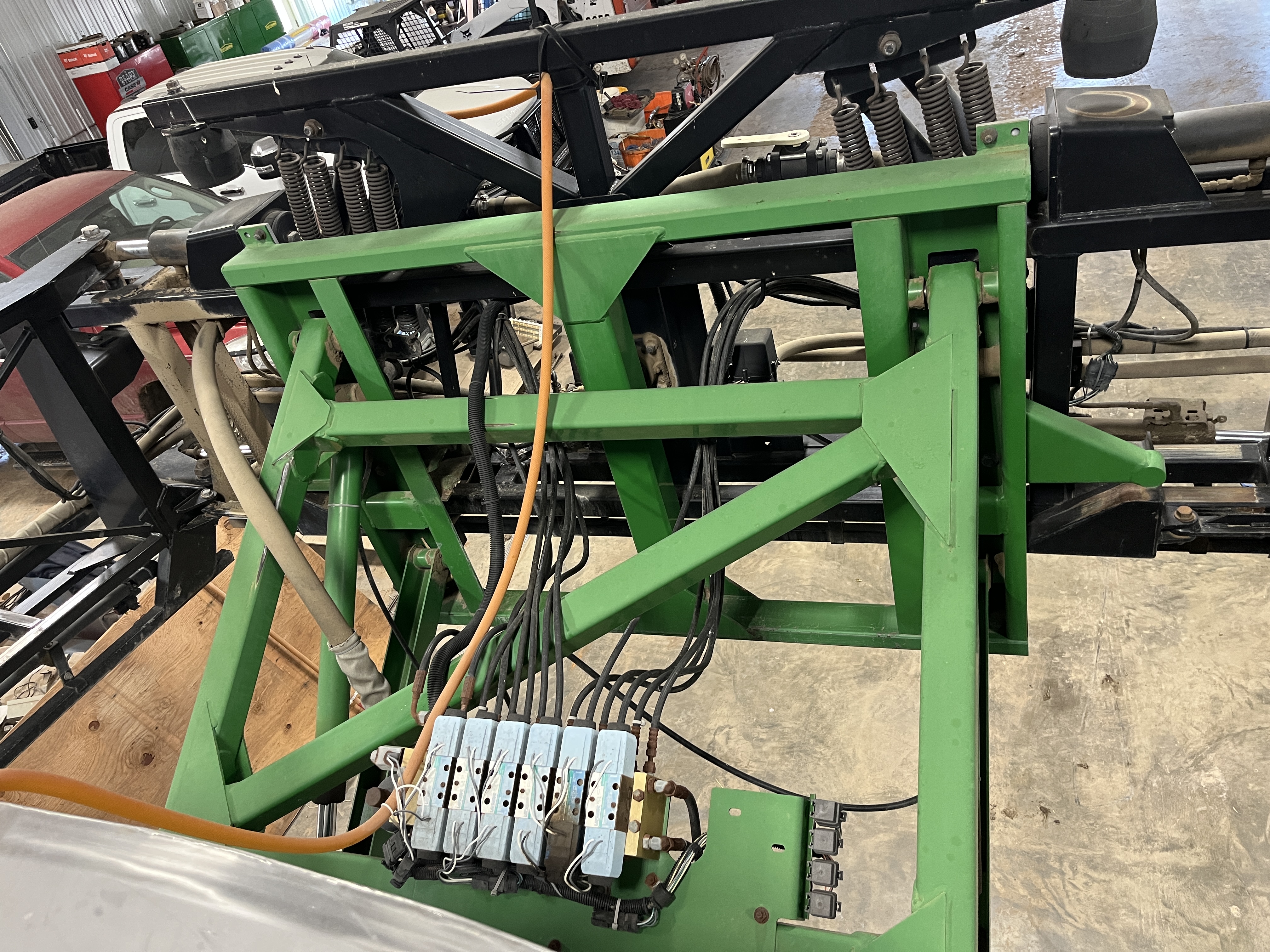 2000 John Deere 4700 Sprayer/High Clearance